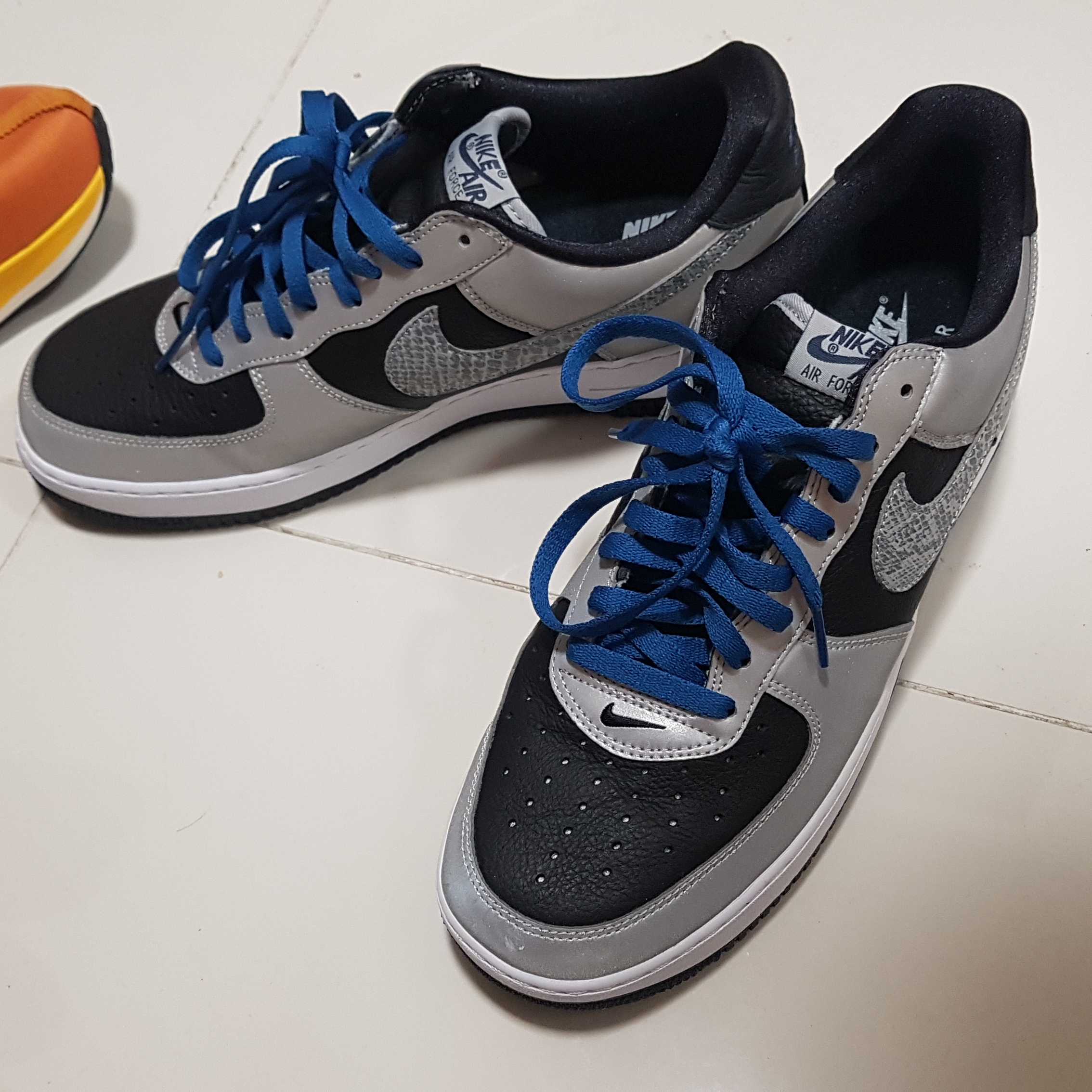 Nike Air Force 1 B Silver Snake 착용 스타일