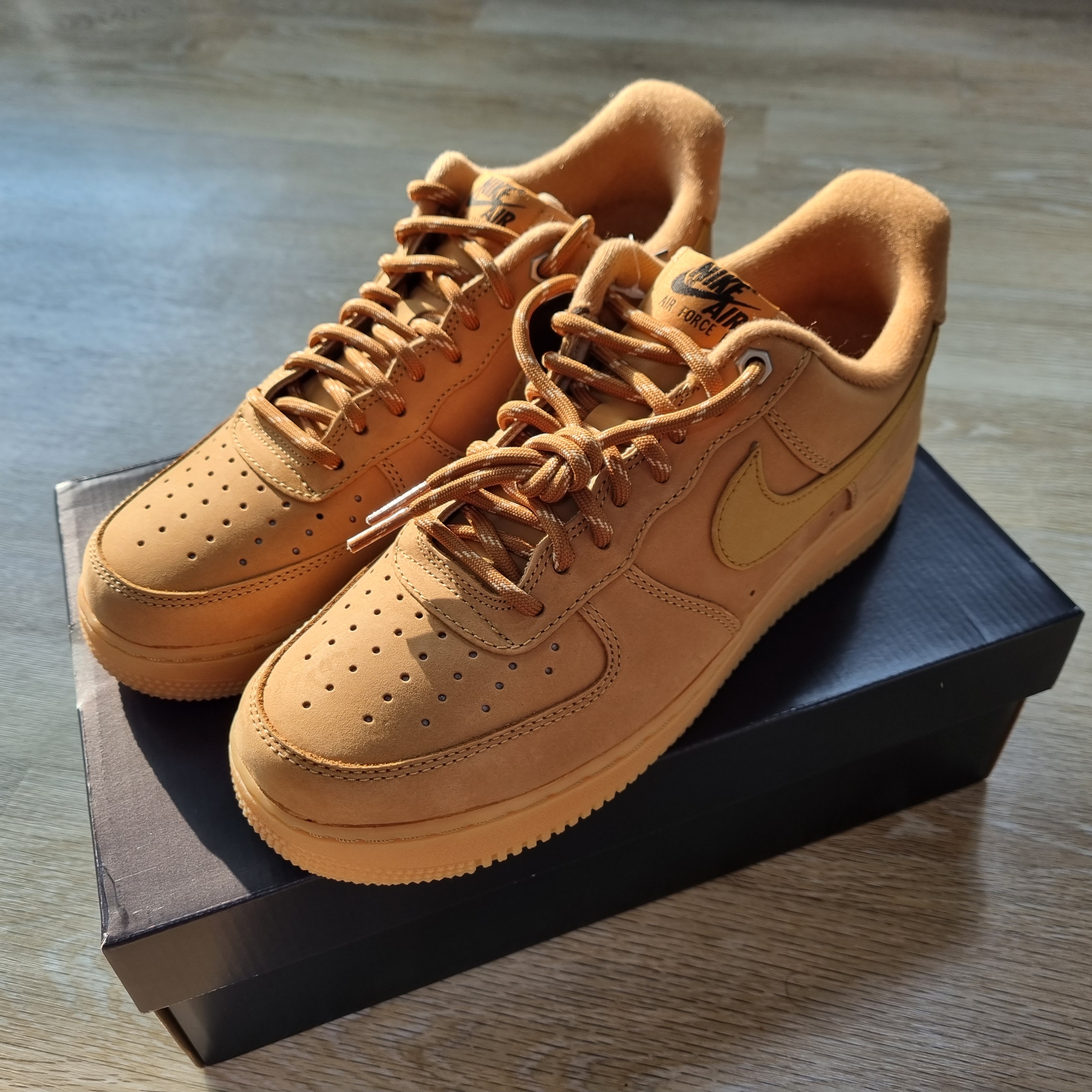 Nike Air Force 1 '07 WB Flax 착용 스타일