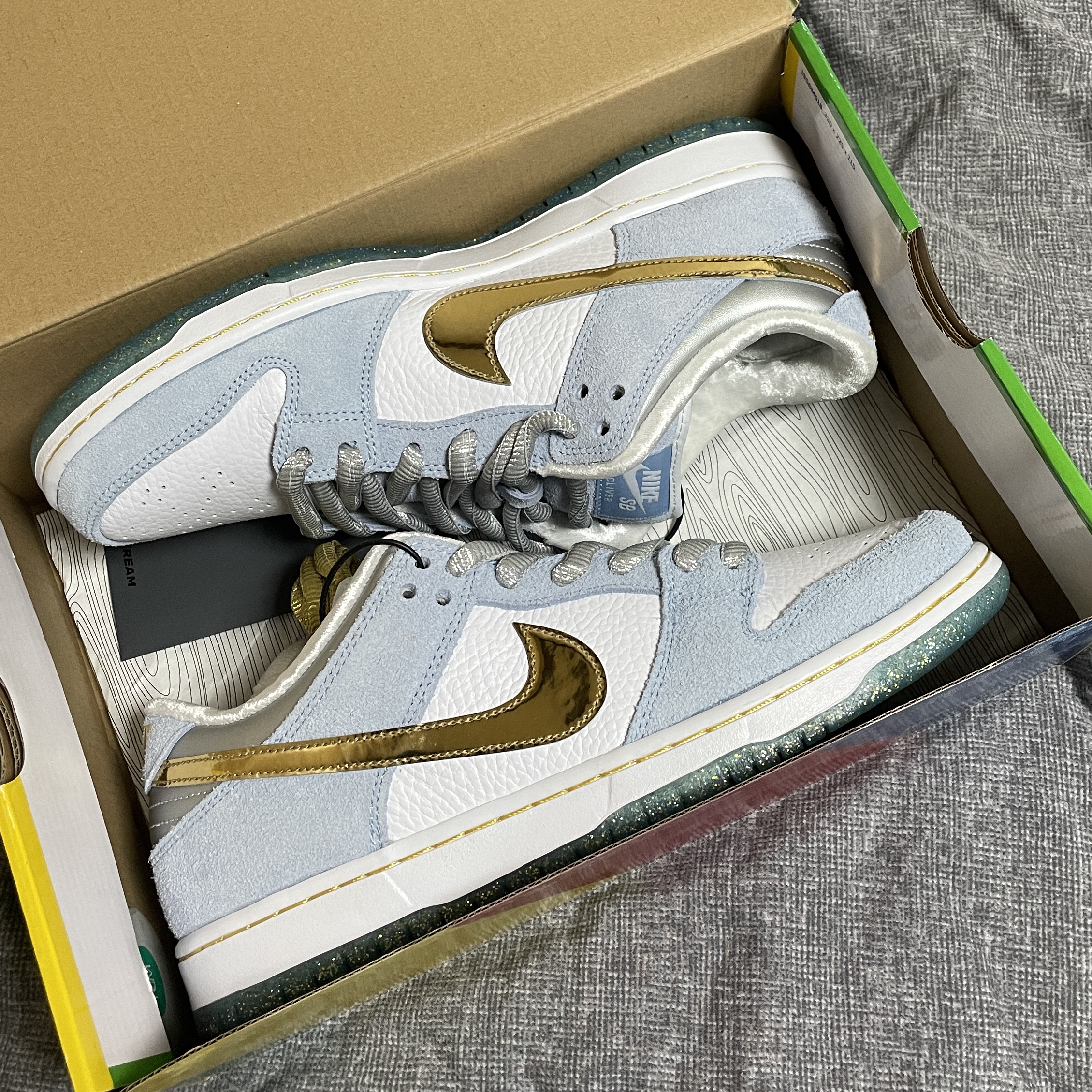 Nike x Sean Cliver SB Dunk Low Holiday Special 착용 스타일 - 2