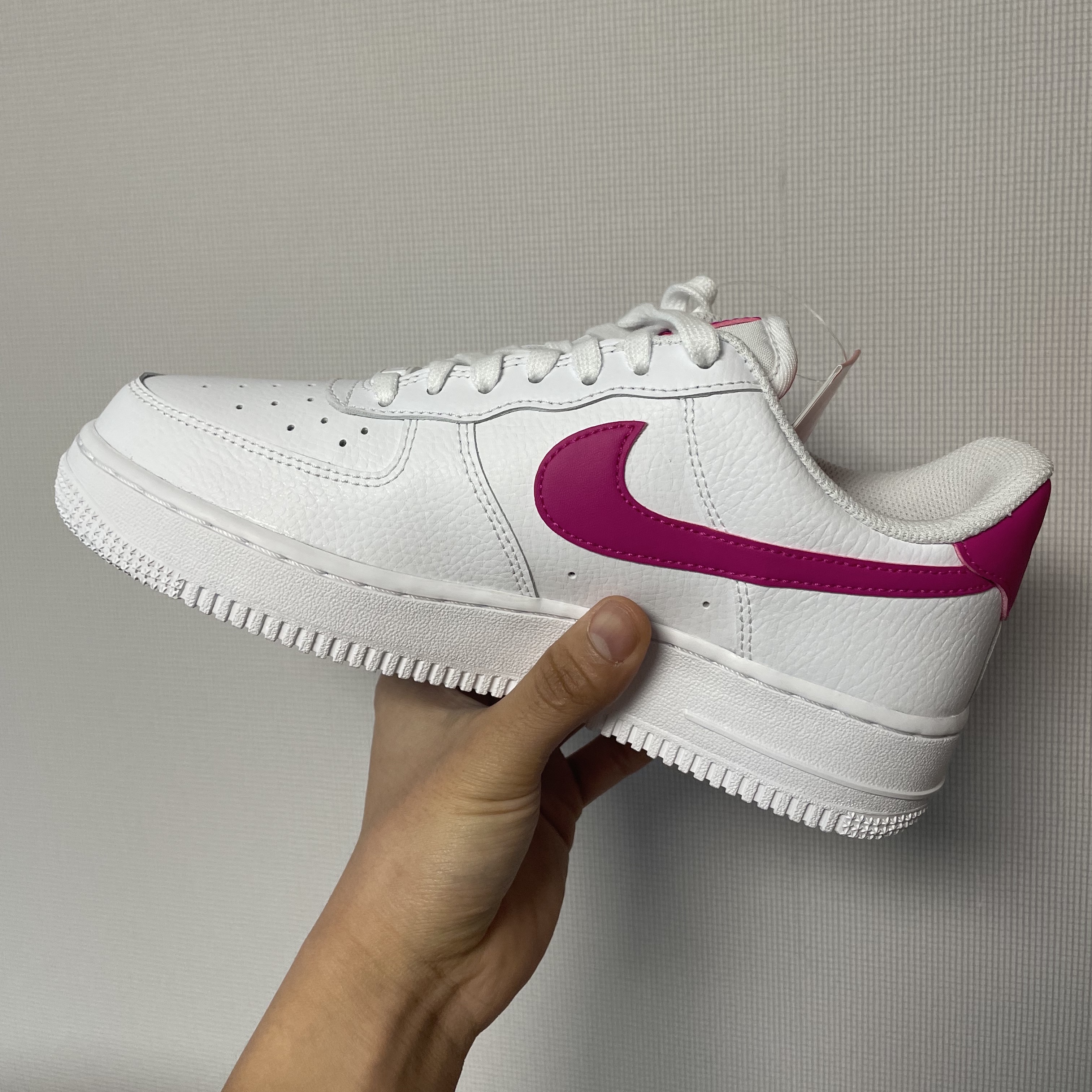 (W) Nike Air Force 1 '07 White Pink Prime 착용 스타일