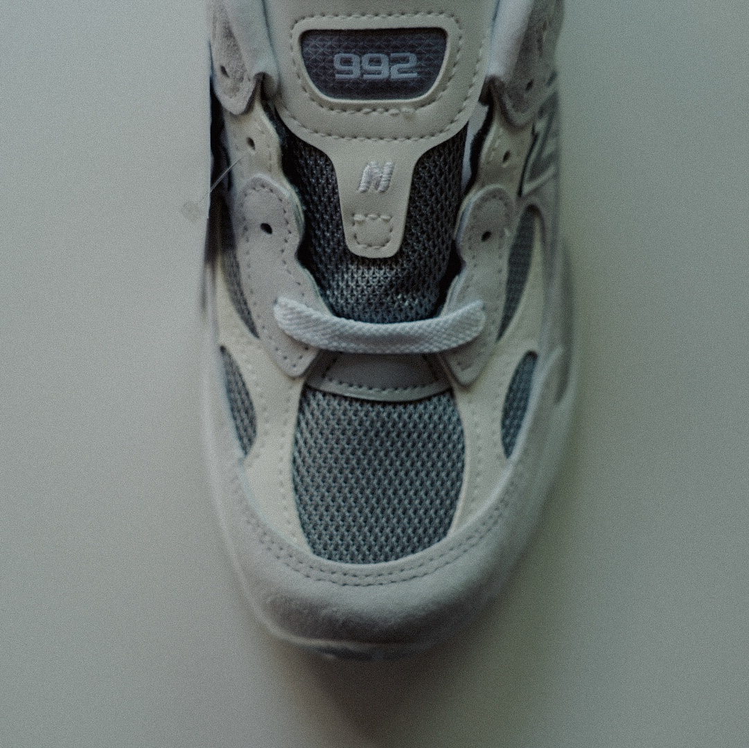 New Balance 992 Made in USA White Silver 착용 스타일 - 5