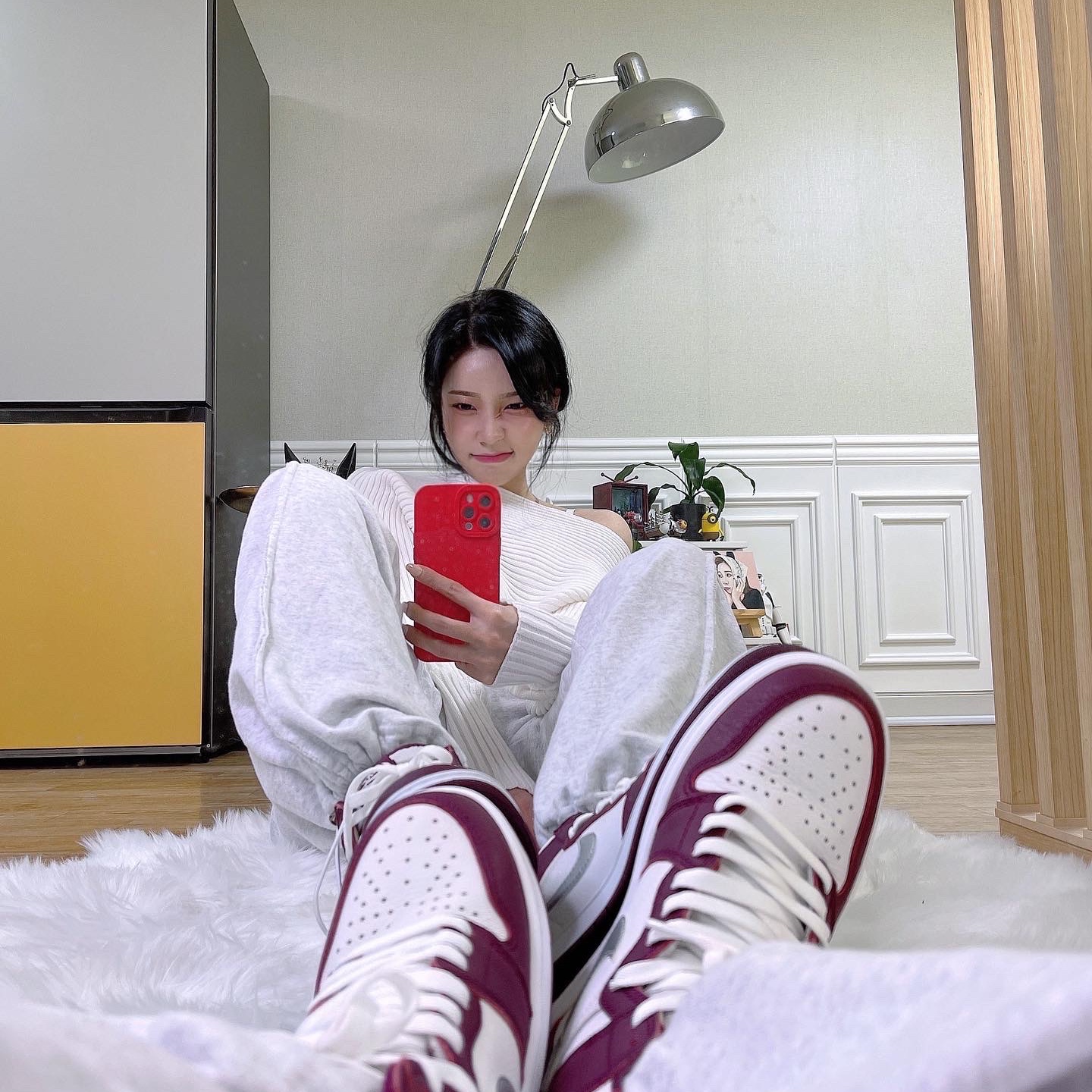 Jordan 1 Retro High OG Bordeaux 착용 스타일 - 2