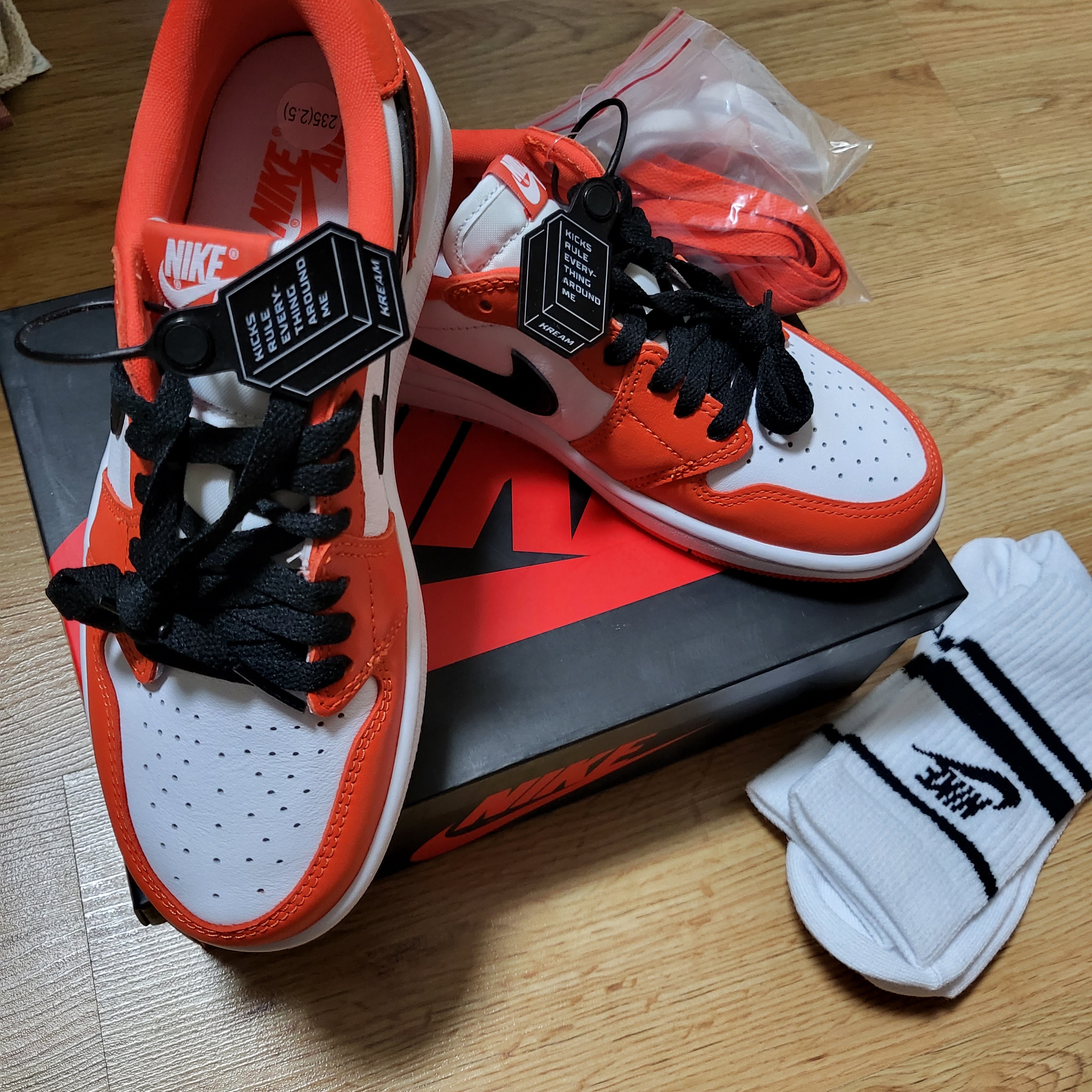 (W) Jordan 1 Low OG Starfish 착용 스타일 - 1
