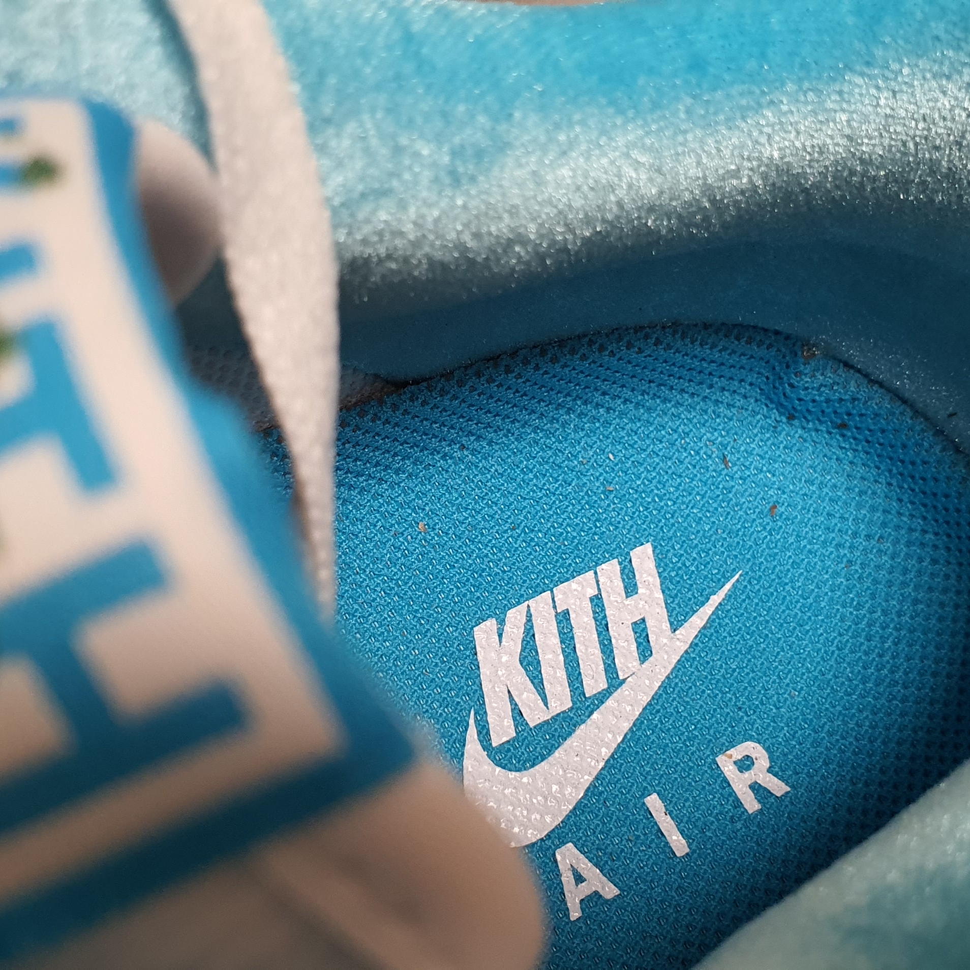 Nike x Kith Air Force 1 Low Hawaii 착용 스타일 - 4