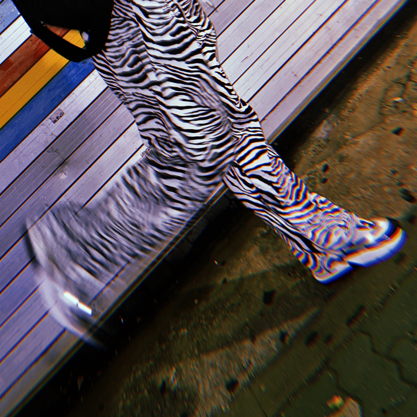 (W) Nike Air Max Furyosa Silver and Black 착용 스타일 - 4