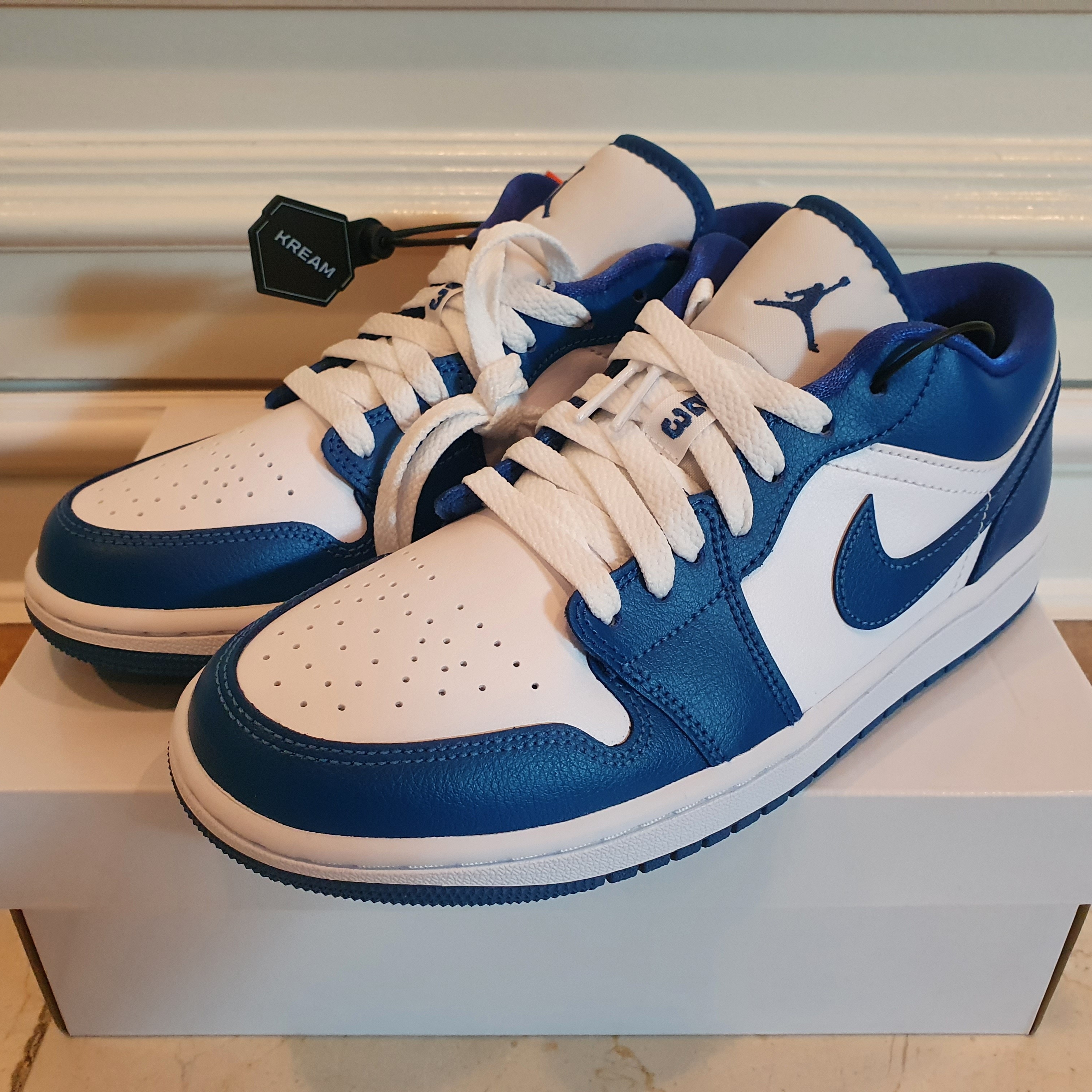 (W) Jordan 1 Low White Dark Marina Blue 착용 스타일 - 1