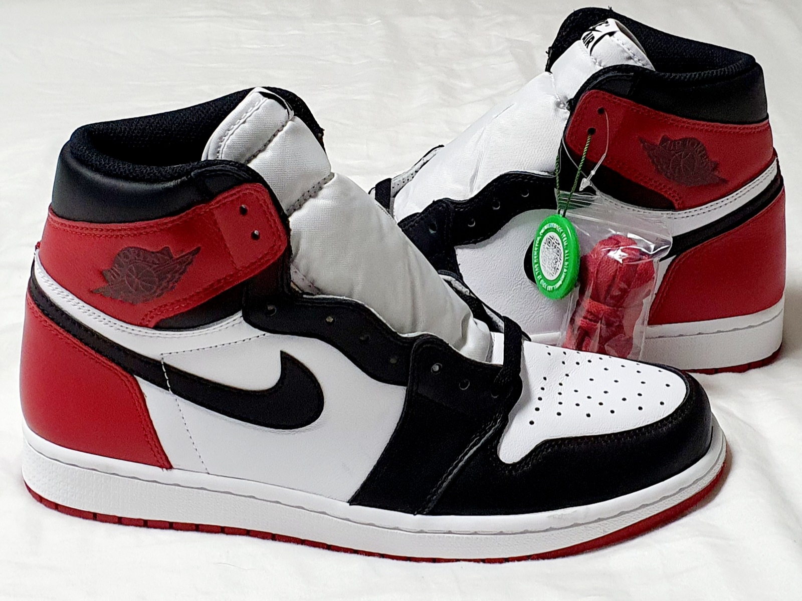Jordan 1 Retro High OG Black Toe 2016 착용 스타일 - 5