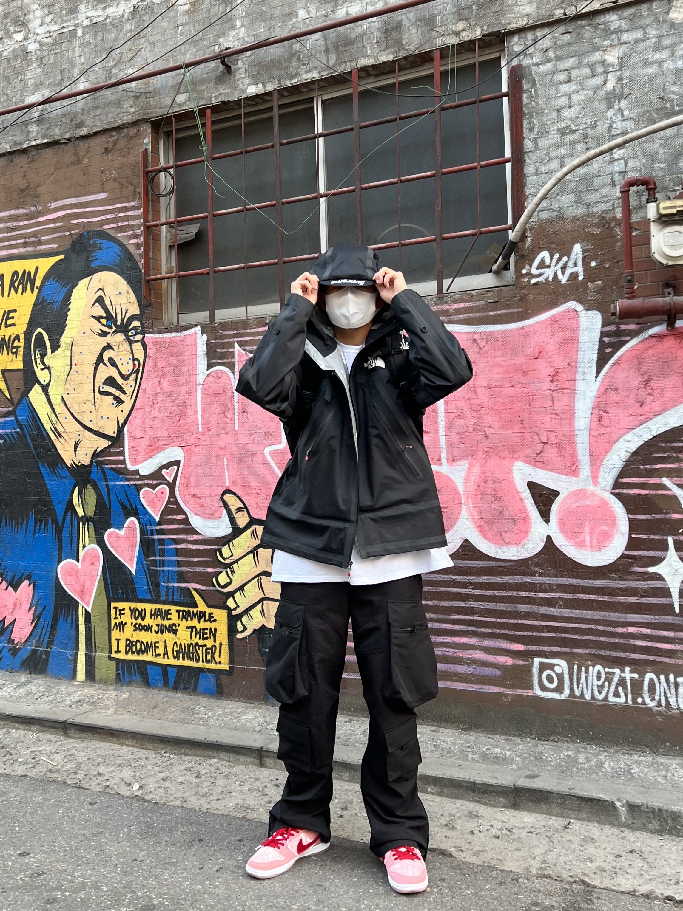 Supreme x The North Face Summit Series Outer Tape Seam Jacket Black - 21SS, Stussy x Rick Owens 40 WT T-Shirt 착용 스타일 - 3