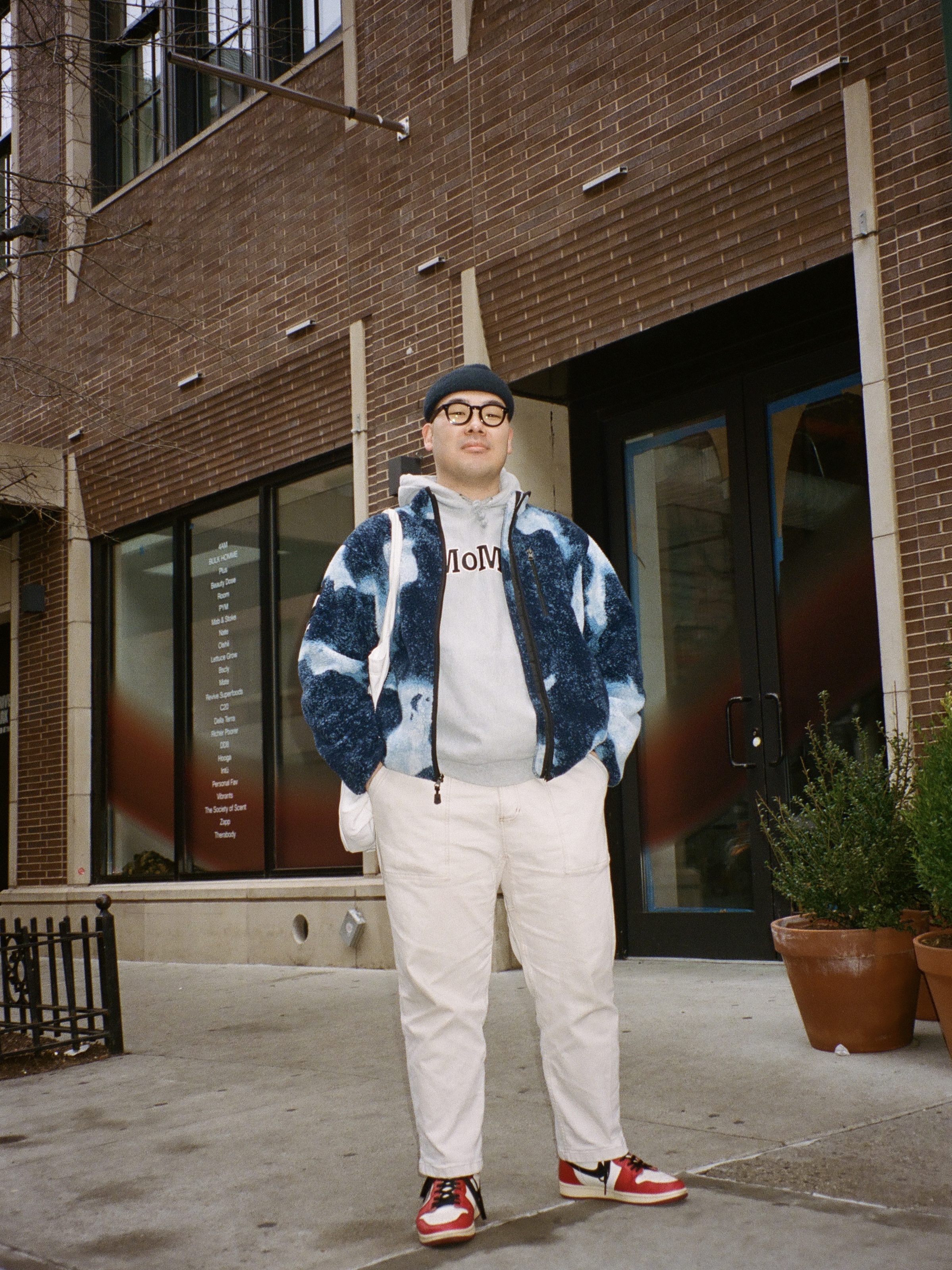 Jordan 1 Retro High OG Chicago 2015, Supreme x The North Face Bleached Denim Print Fleece Jacket Indigo - 21FW 착용 스타일