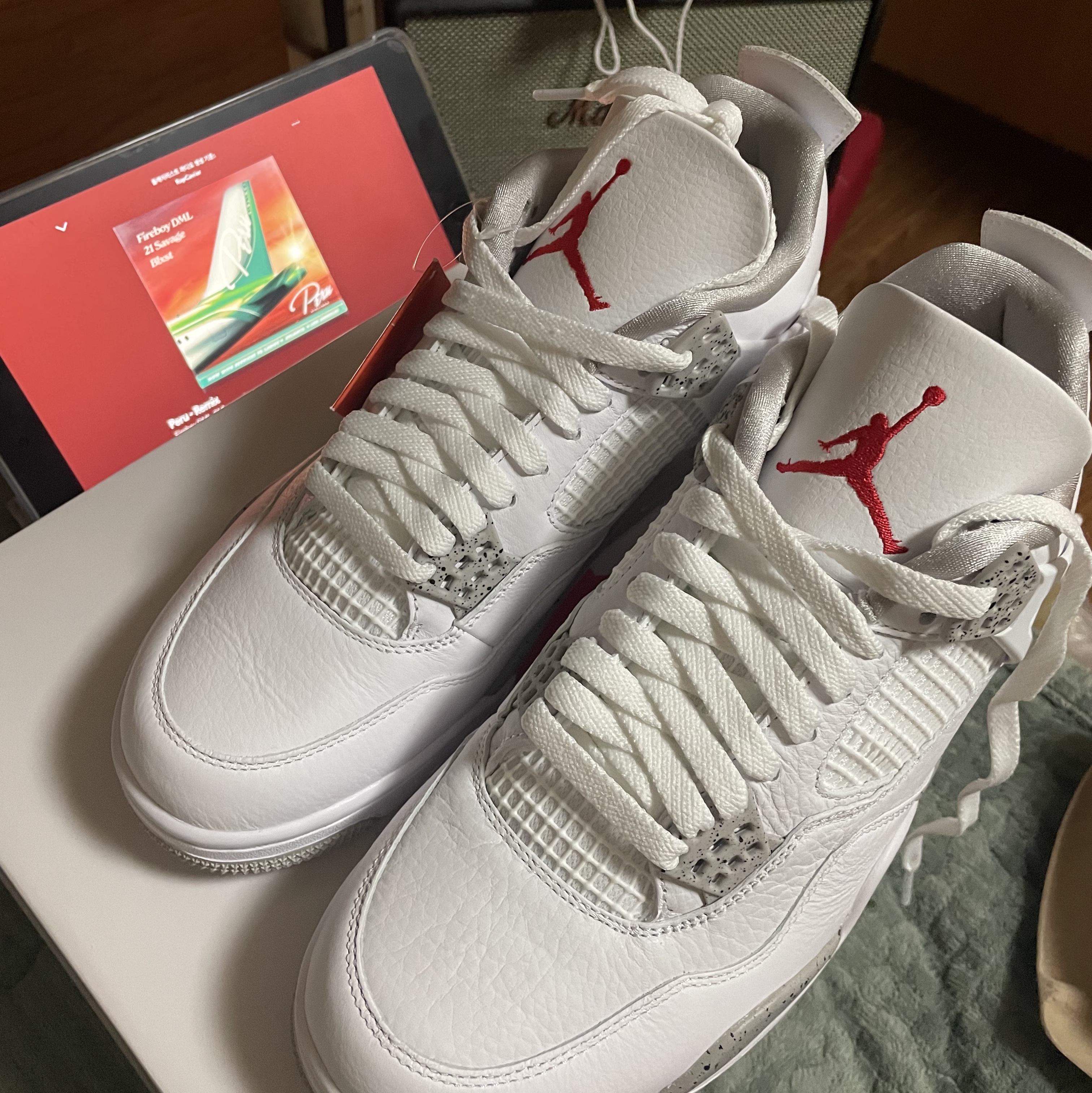 Jordan 4 Retro Tech White 착용 스타일 - 1