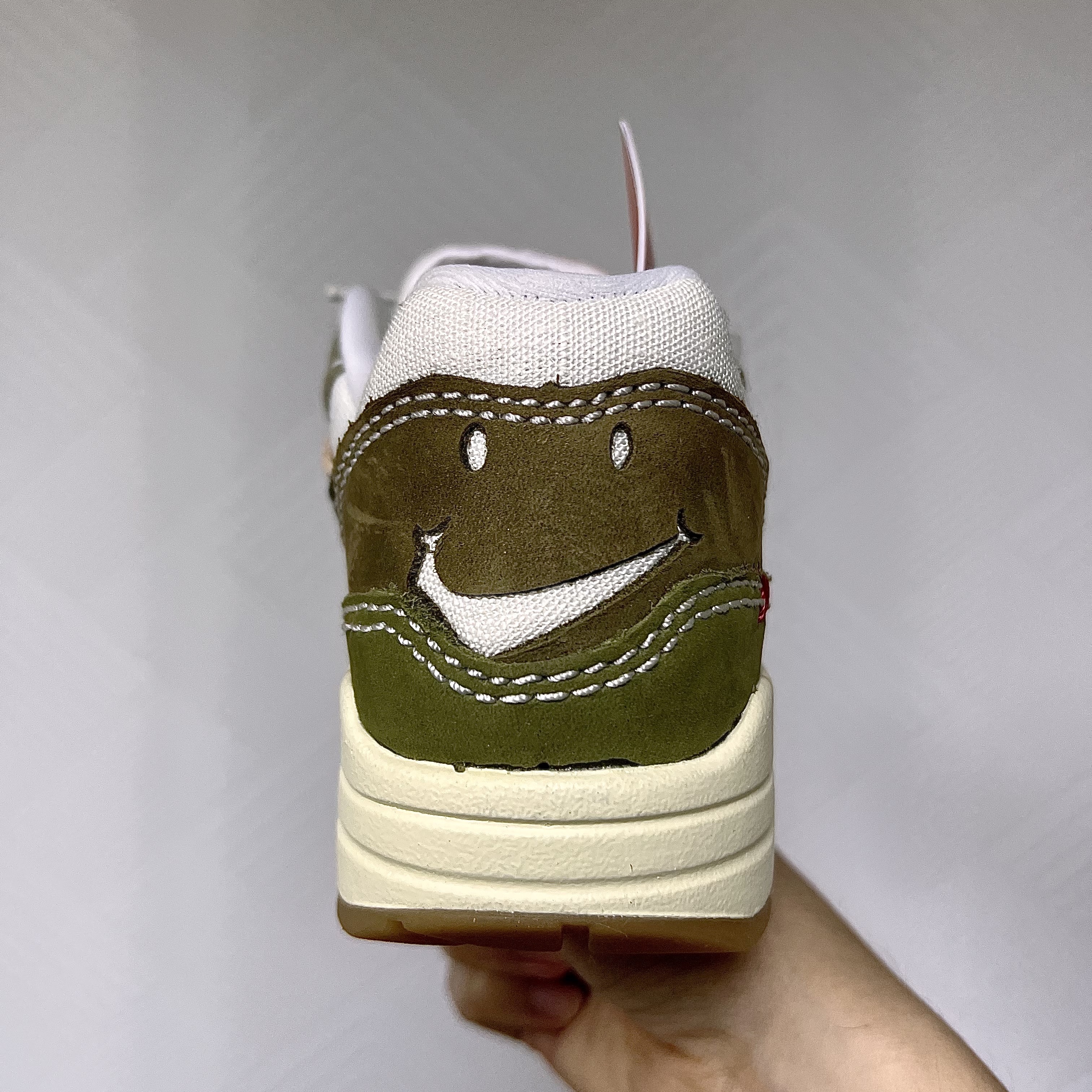 (W) Nike Air Max 1 Premium Wabisabi 착용 스타일 - 3