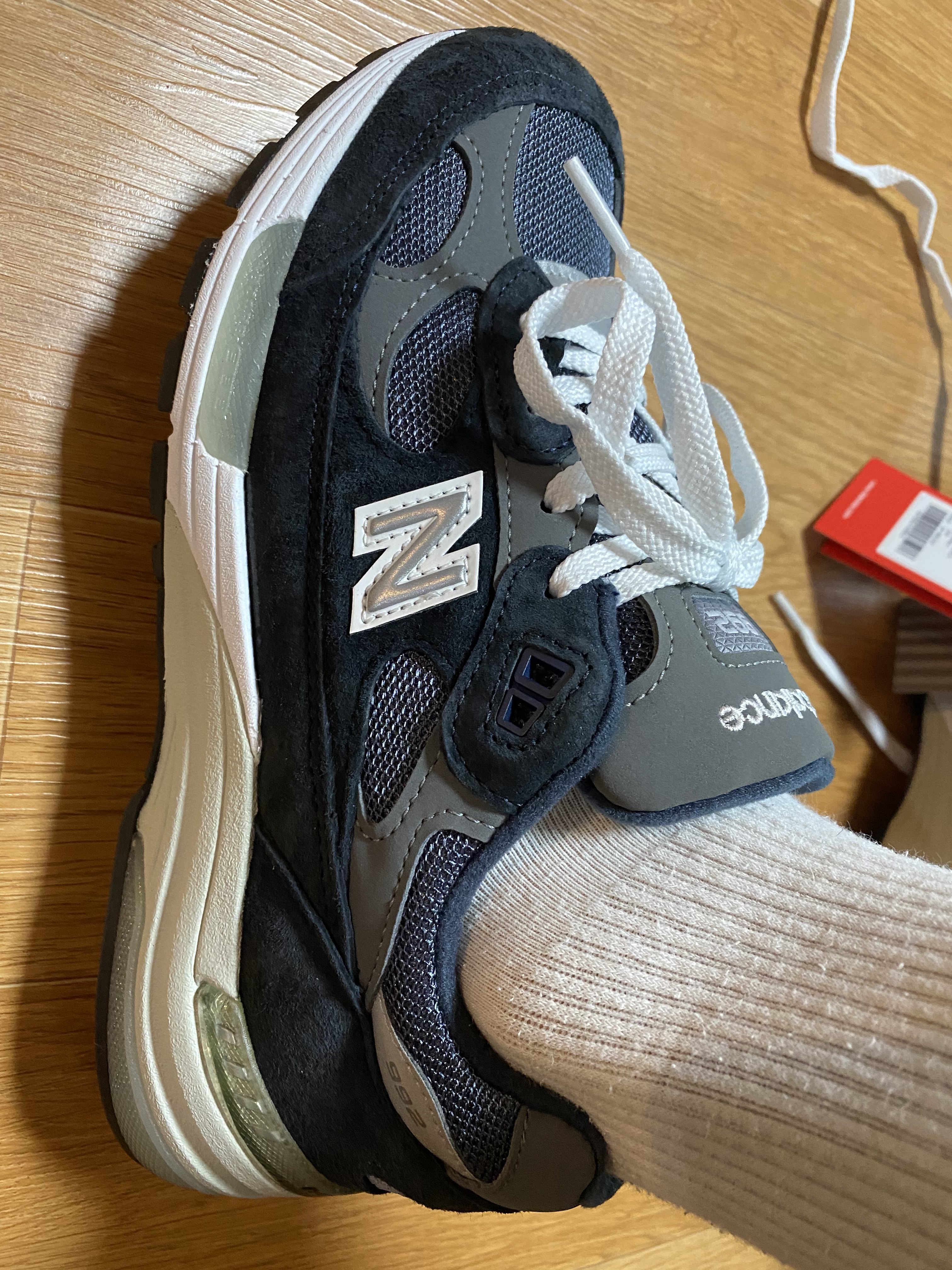 New Balance 992 Made in USA Navy 착용 스타일 - 1