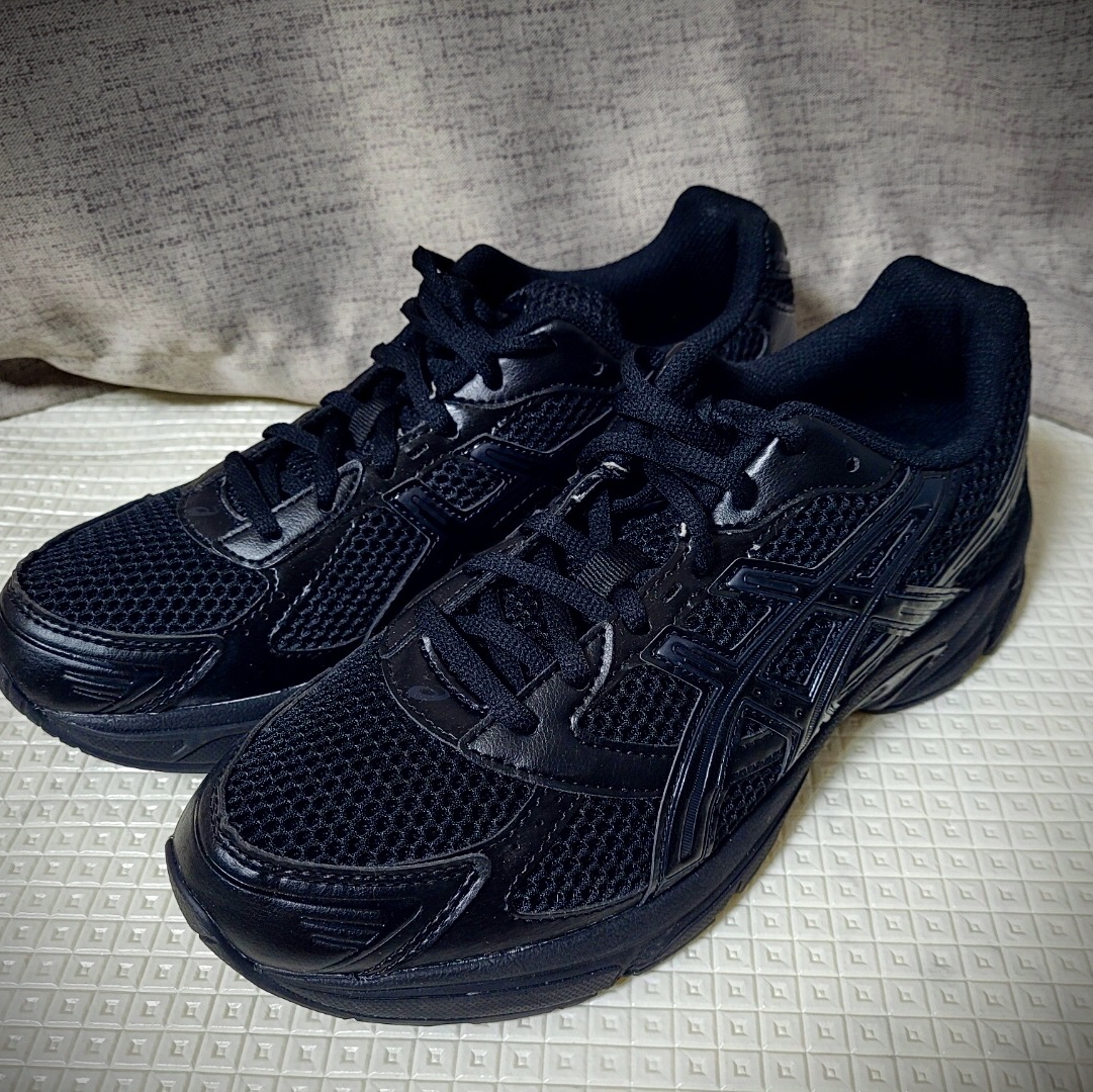 Asics Gel-1130 Black Graphite Grey 착용 스타일