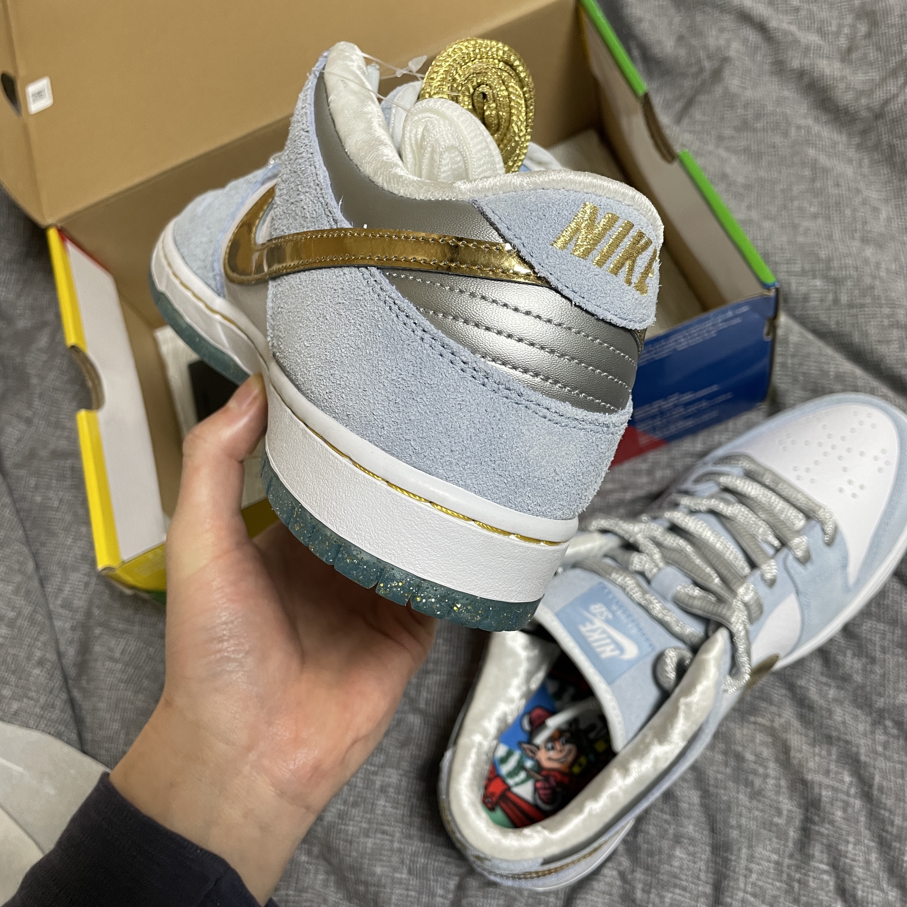 Nike x Sean Cliver SB Dunk Low Holiday Special 착용 스타일 - 3
