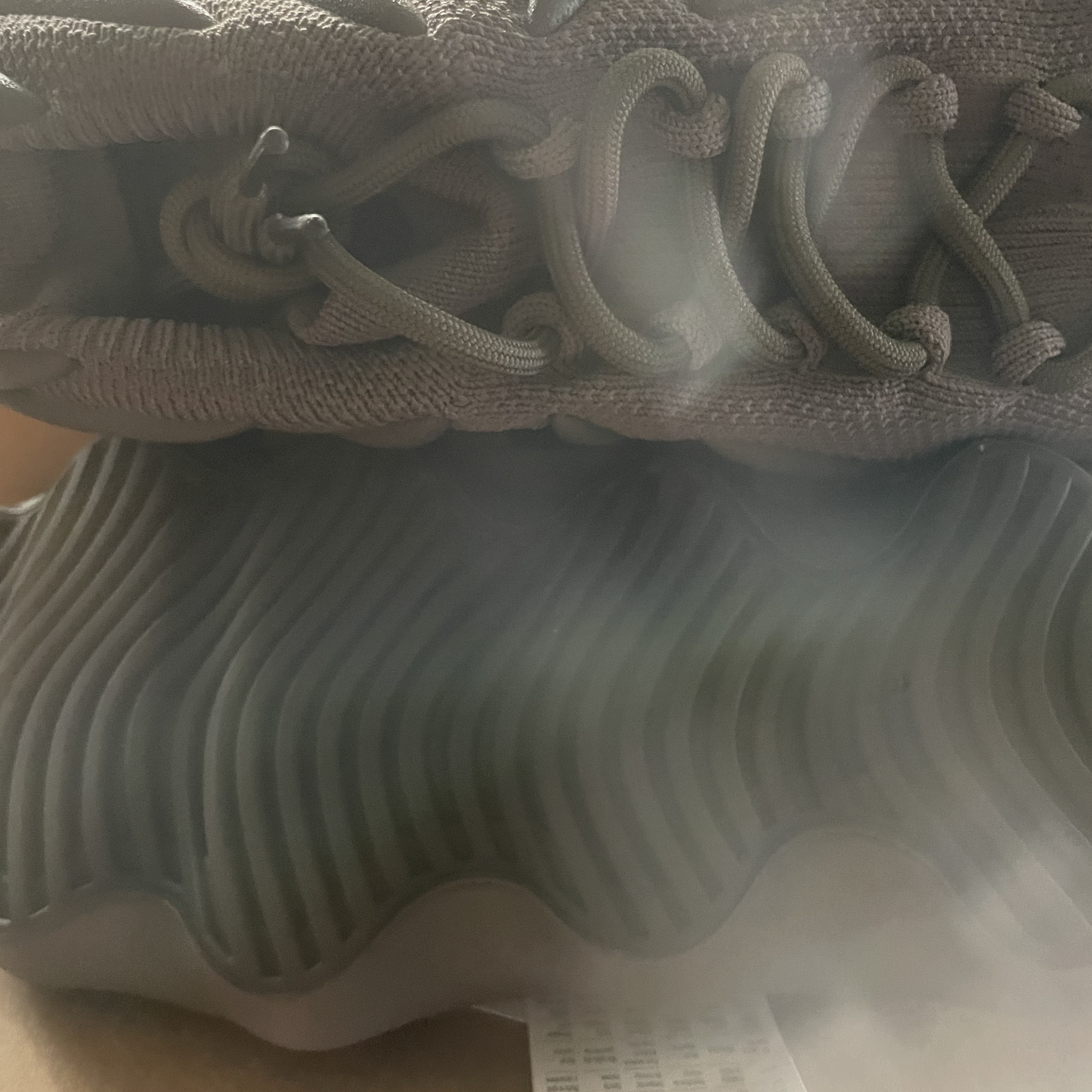 Adidas Yeezy 450 Cinder 착용 스타일 - 1