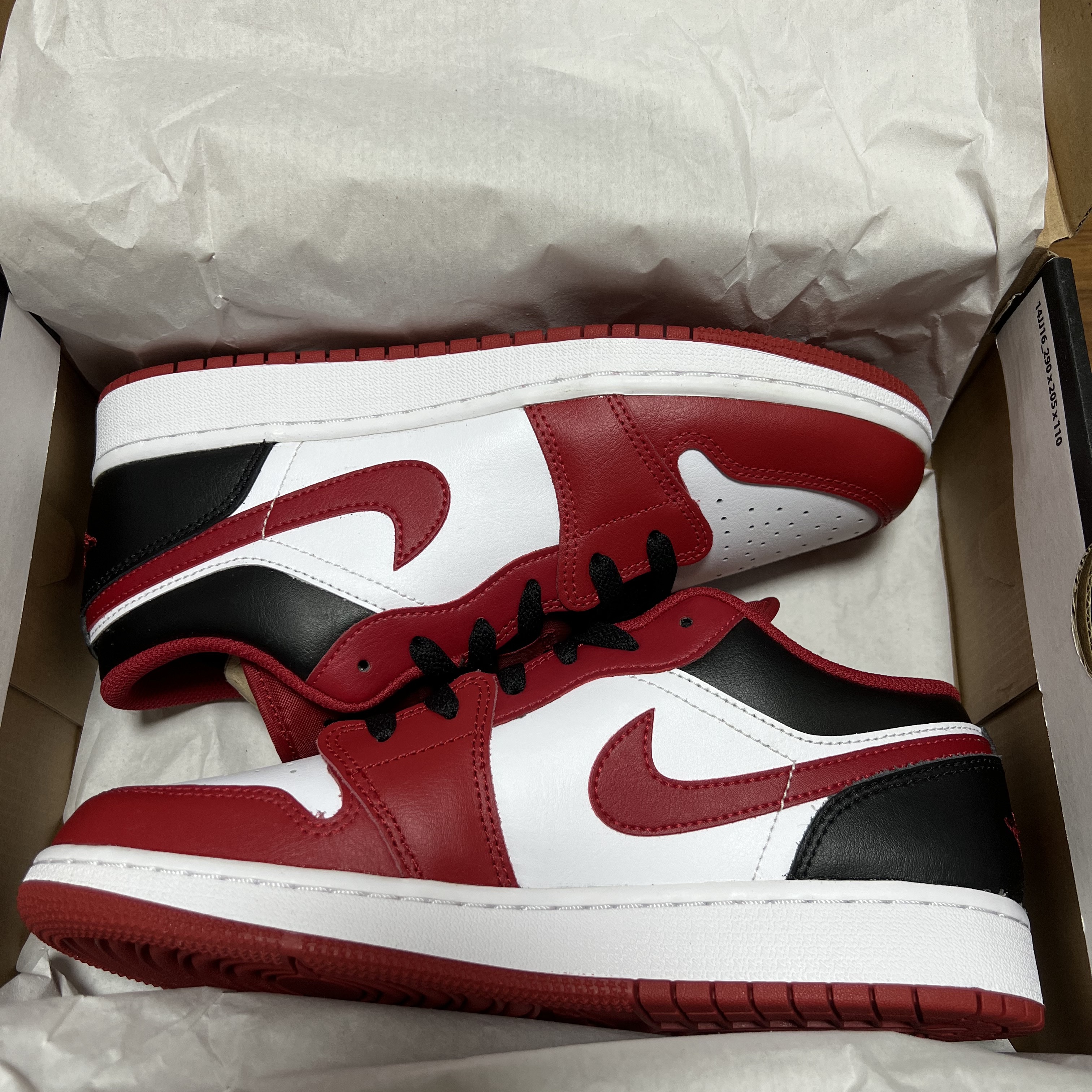 (GS) Jordan 1 Low White Gym Red Black 착용 스타일 - 3