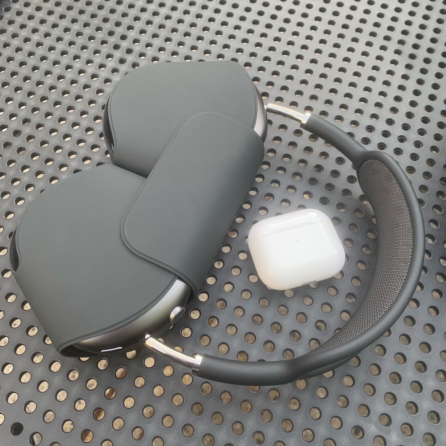 Apple AirPods 2nd Gen (Korean Ver.), Apple AirPods Pro with MagSafe Charging Case (Korean Ver.) 착용 스타일 - 2