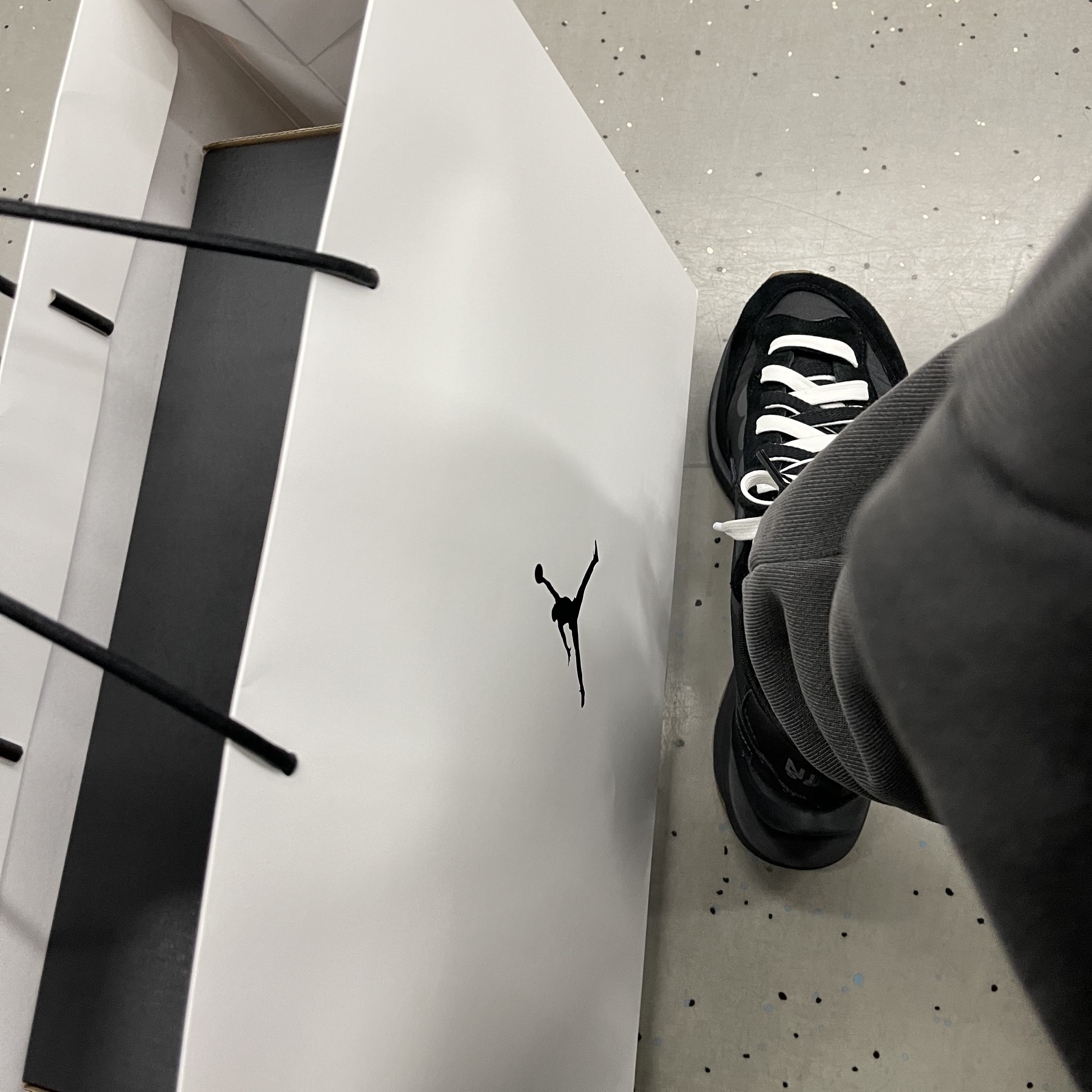 Nike x Sacai VaporWaffle Black and Gum, Jordan 1 Mid Dark Teal 착용 스타일 - 2