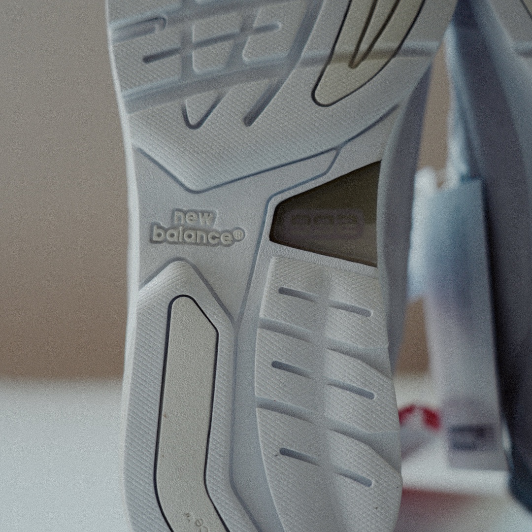 New Balance 992 Made in USA White Silver 착용 스타일 - 3