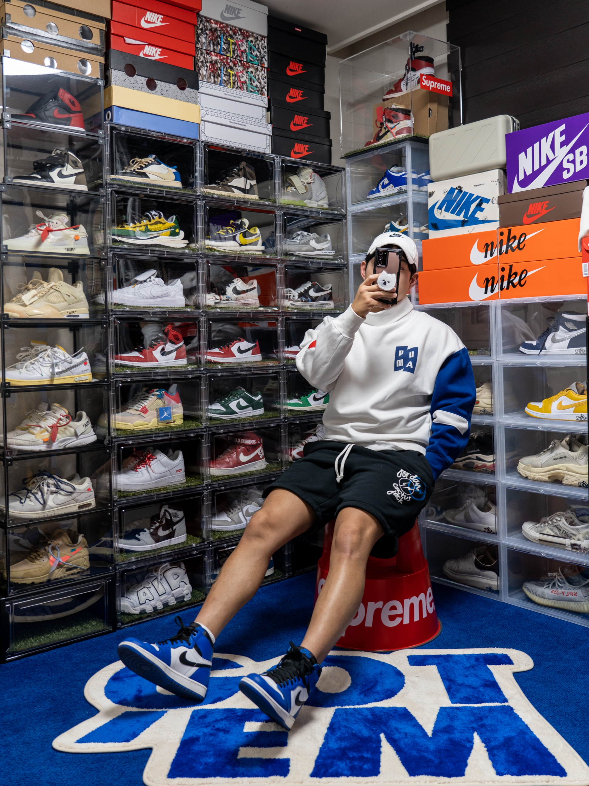 Jordan 1 Retro High Game Royal, Jordan x Travis Scott x Fragment Shorts Black (DJ0617-010) 착용 스타일 - 1