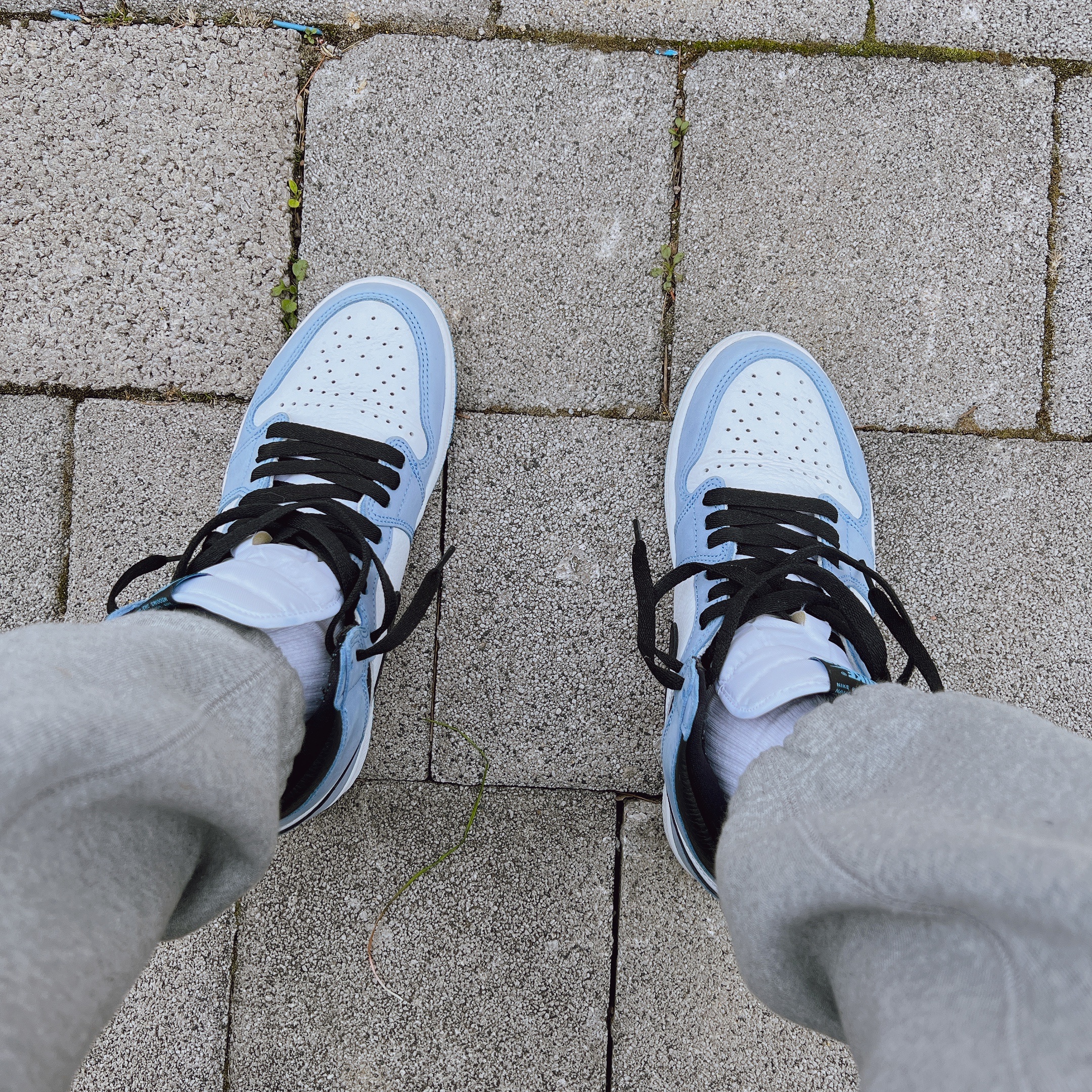 Jordan 1 Retro High OG University Blue 착용 스타일