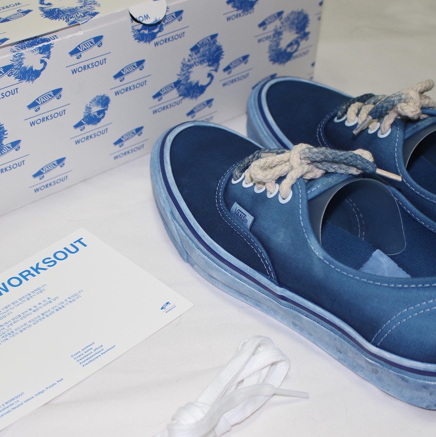 Vans Vault x Worksout OG Authentic LX Indigo, Vans Vault x Worksout OG Authentic LX Red 착용 스타일 - 2