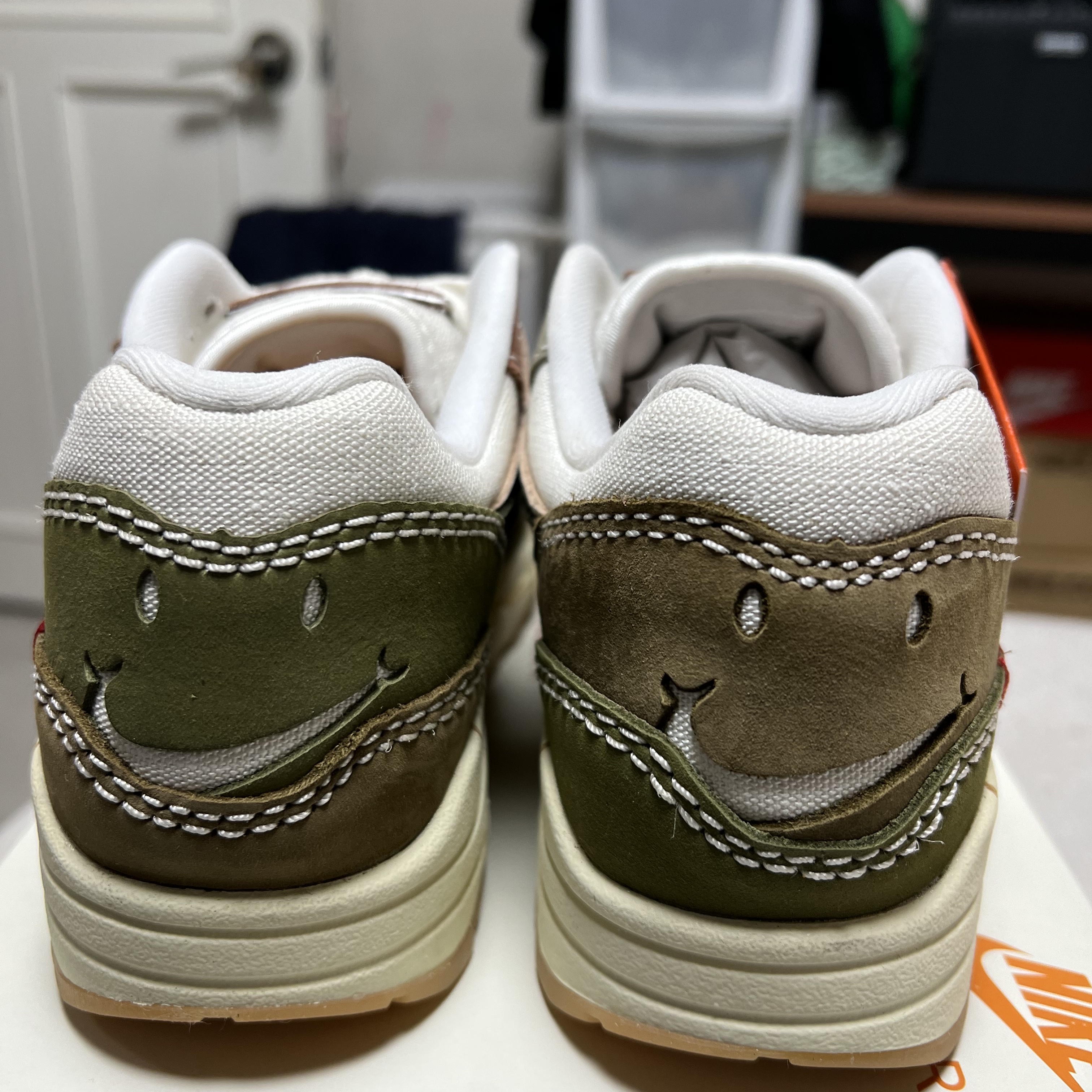 (W) Nike Air Max 1 Premium Wabisabi 착용 스타일