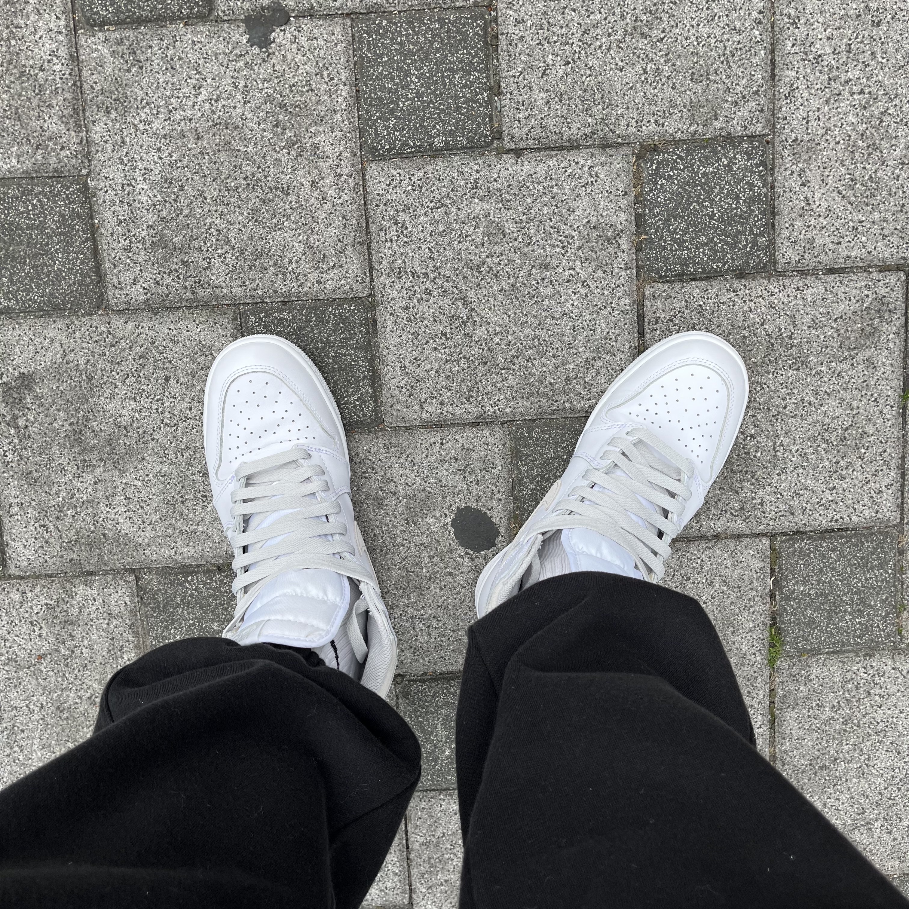 Jordan 1 High 85 Neutral Grey 착용 스타일
