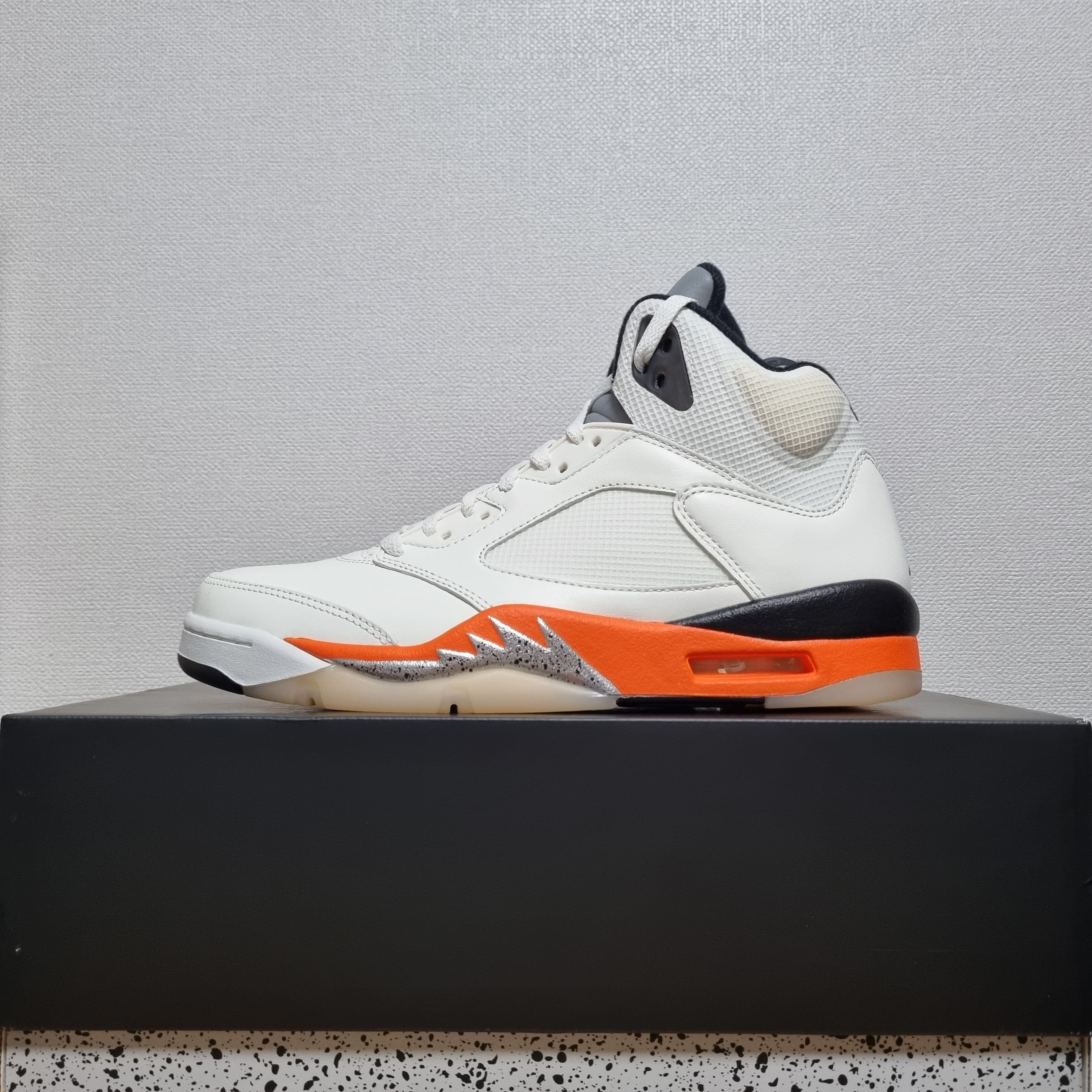 Jordan 5 Retro Orange Blaze 착용 스타일 - 1