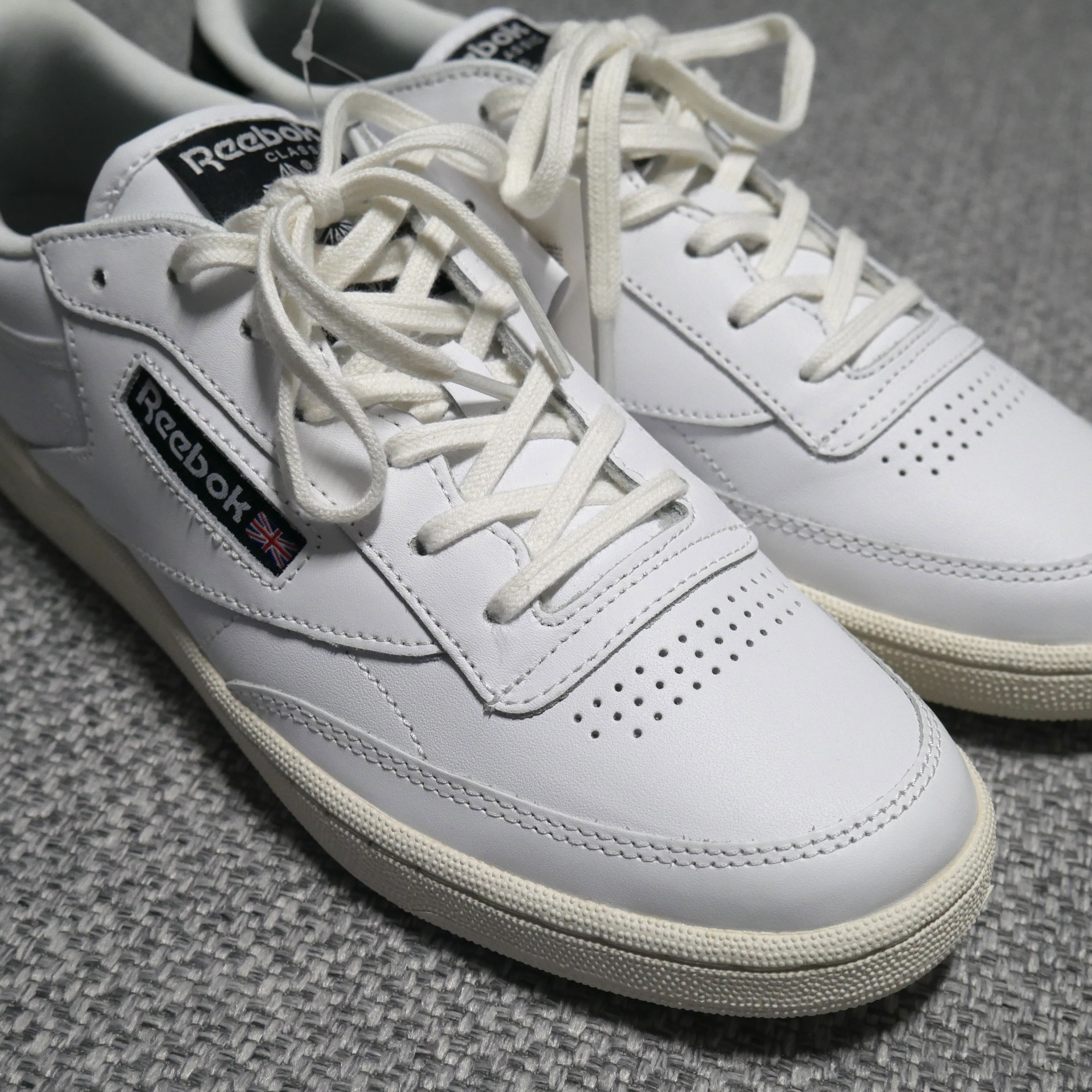 (W) Reebok Club C 85 SU White Black 착용 스타일 - 3