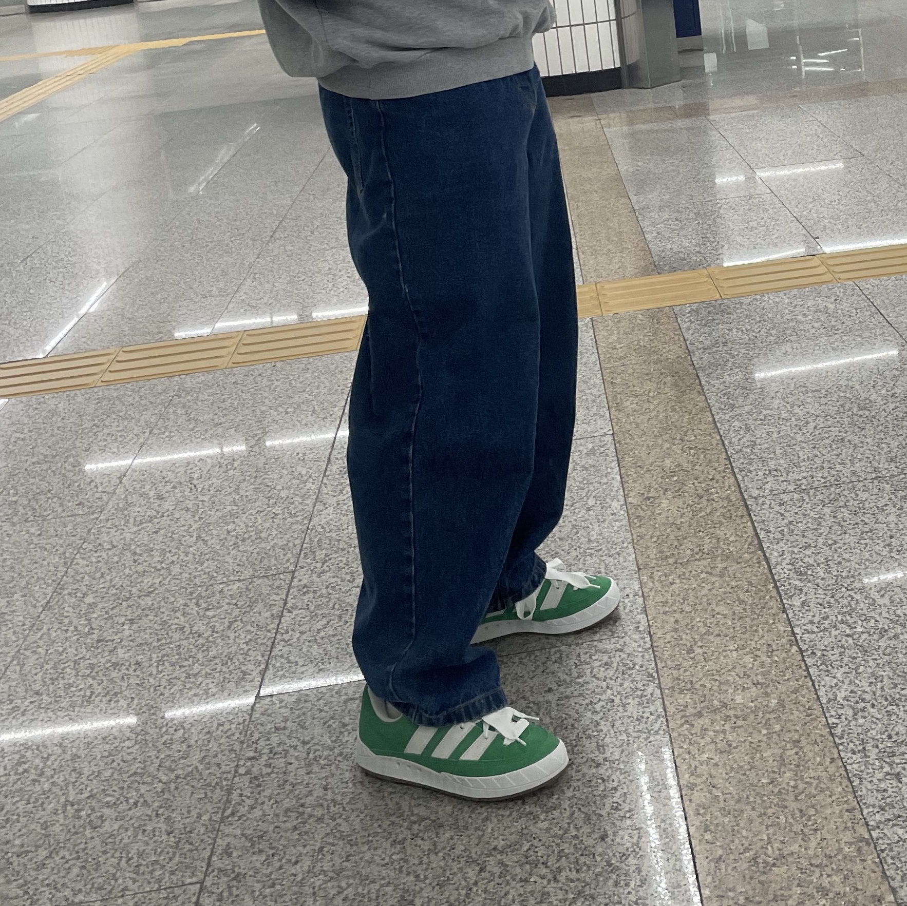 Adidas Adimatic Green 착용 스타일