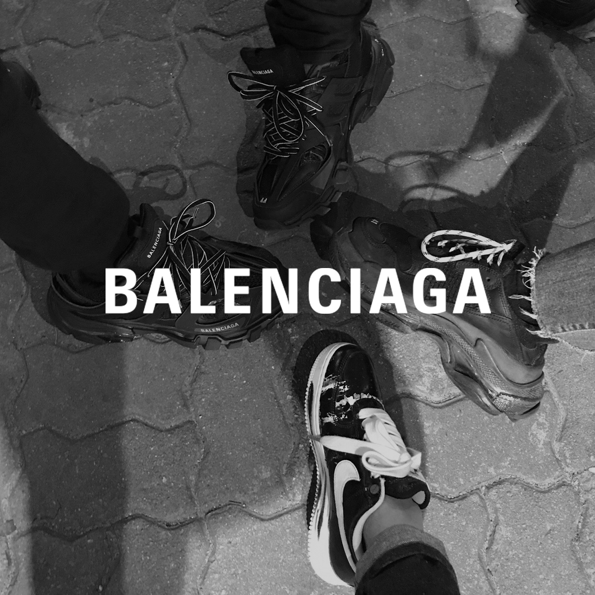 Nike x Peaceminusone Air Force 1 Low Para-Noise, Balenciaga Track Sneakers Triple Black 착용 스타일