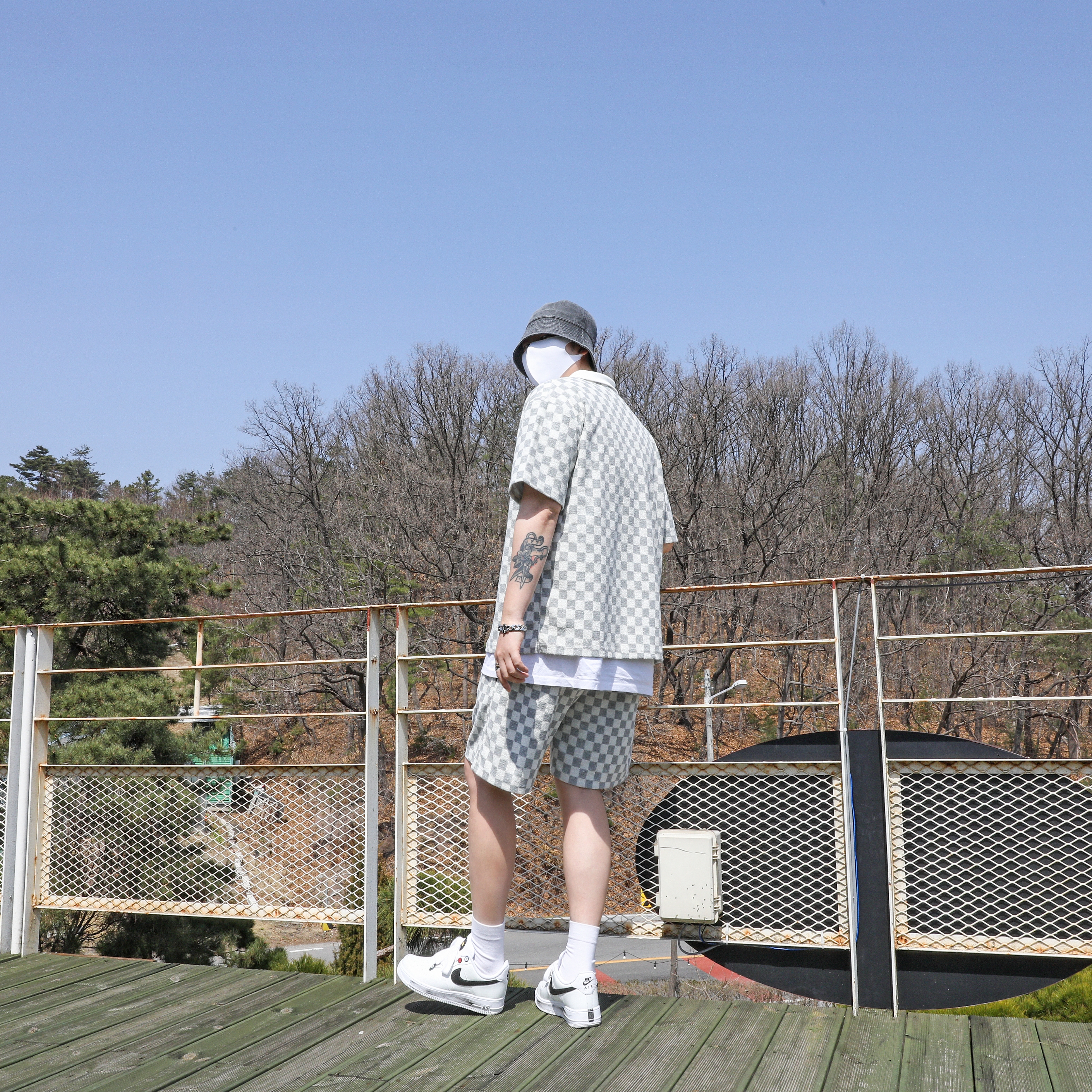Nike x Peaceminusone Air Force 1 Low Para-Noise 2.0 착용 스타일 - 2