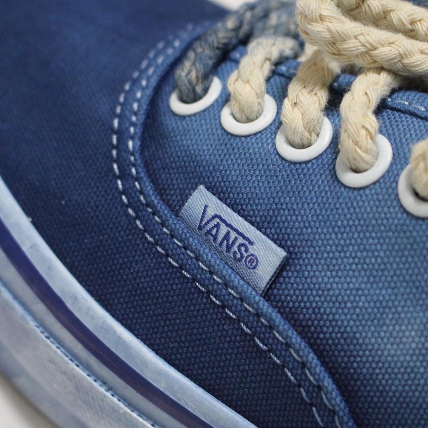 Vans Vault x Worksout OG Authentic LX Indigo, Vans Vault x Worksout OG Authentic LX Red 착용 스타일 - 3