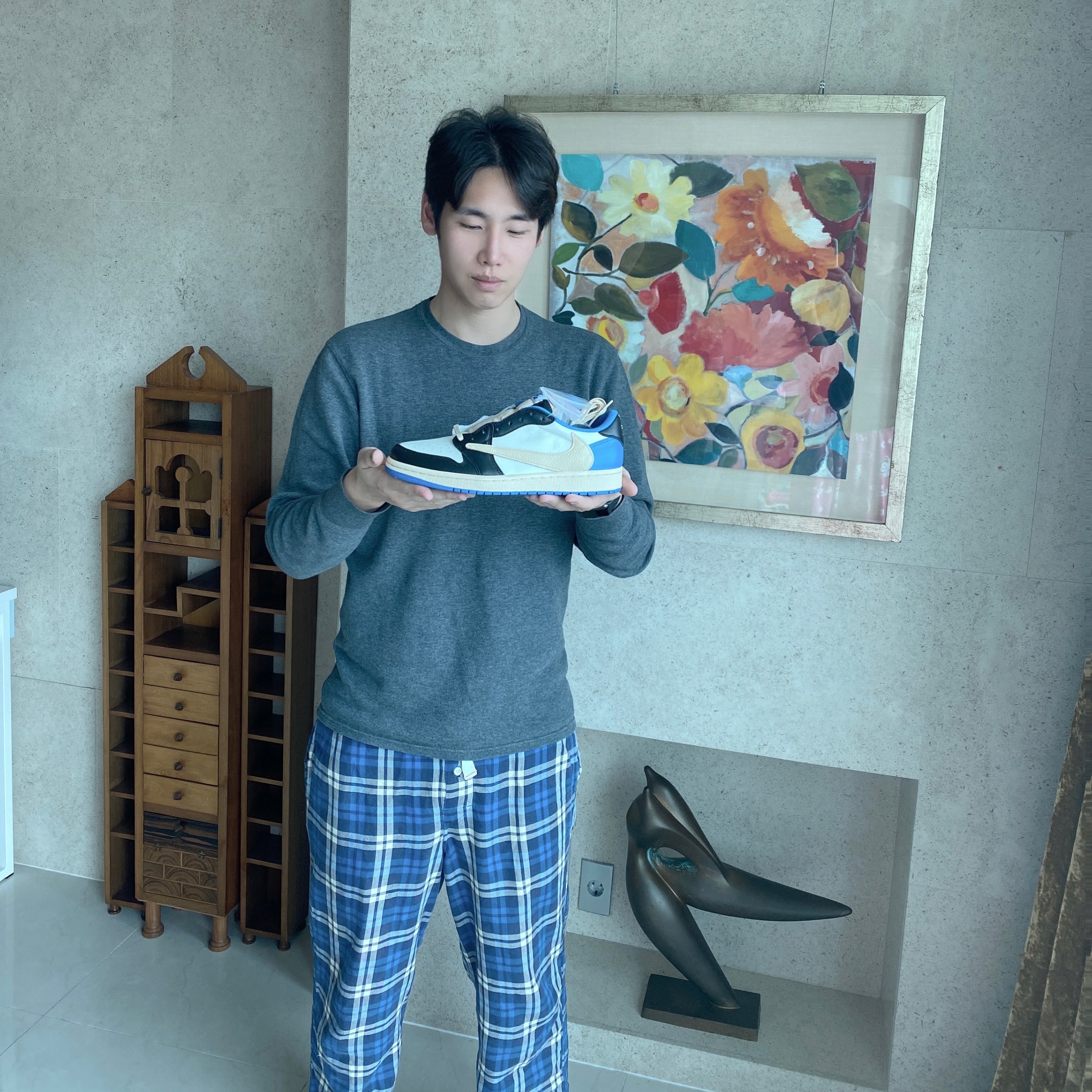 Jordan 1 x Travis Scott x Fragment Retro Low OG SP Military Blue 착용 스타일