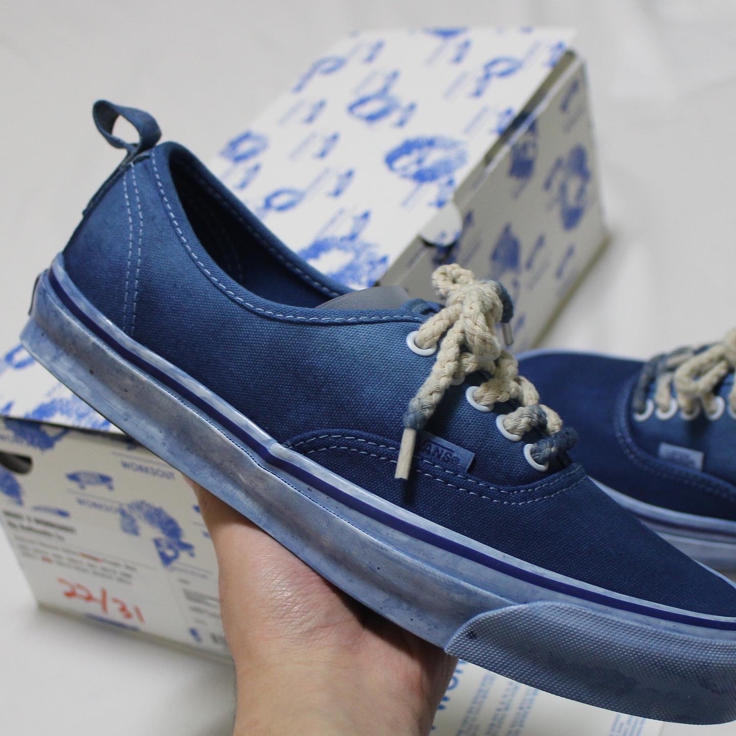Vans Vault x Worksout OG Authentic LX Indigo, Vans Vault x Worksout OG Authentic LX Red 착용 스타일 - 1