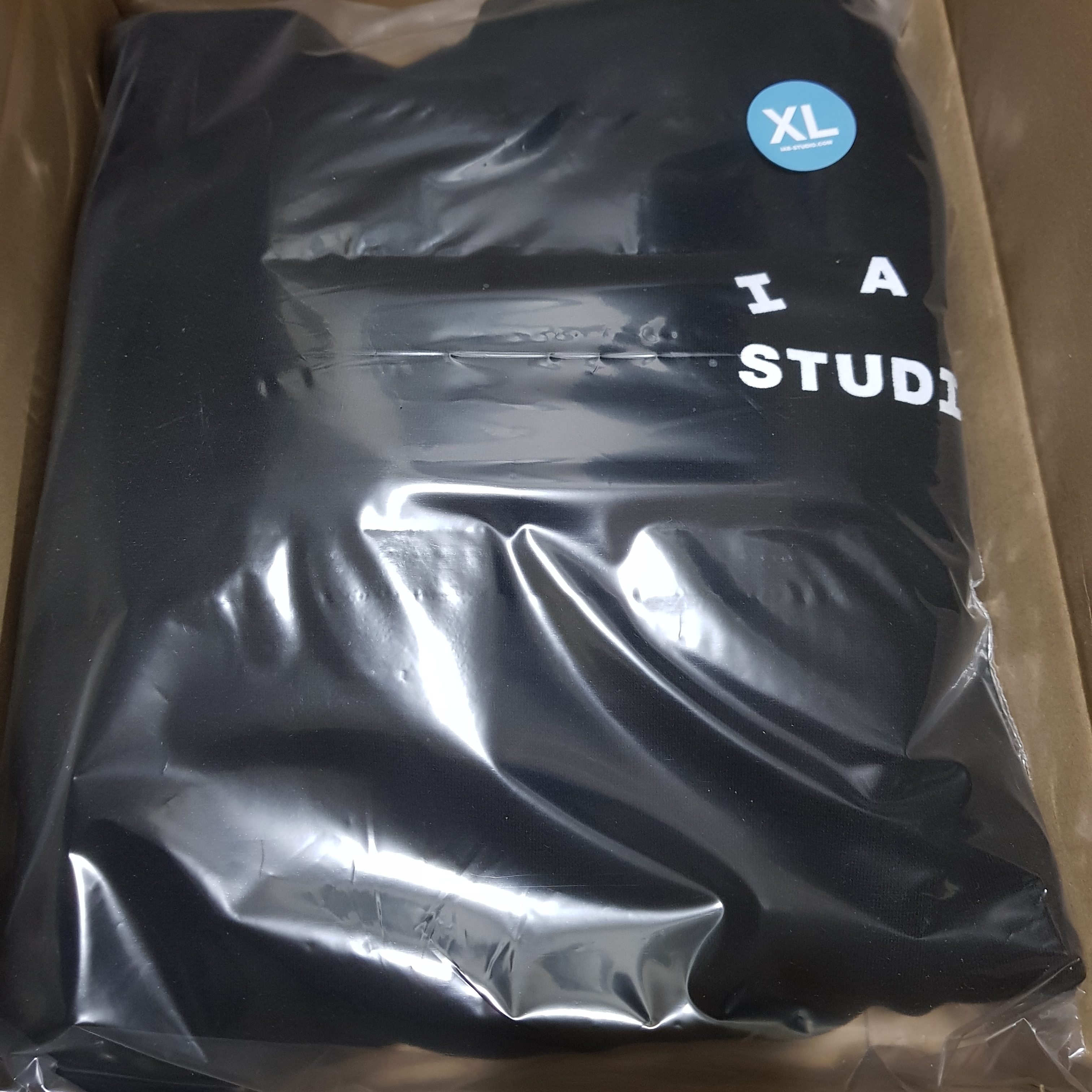IAB Studio Hoodie Black White 착용 스타일