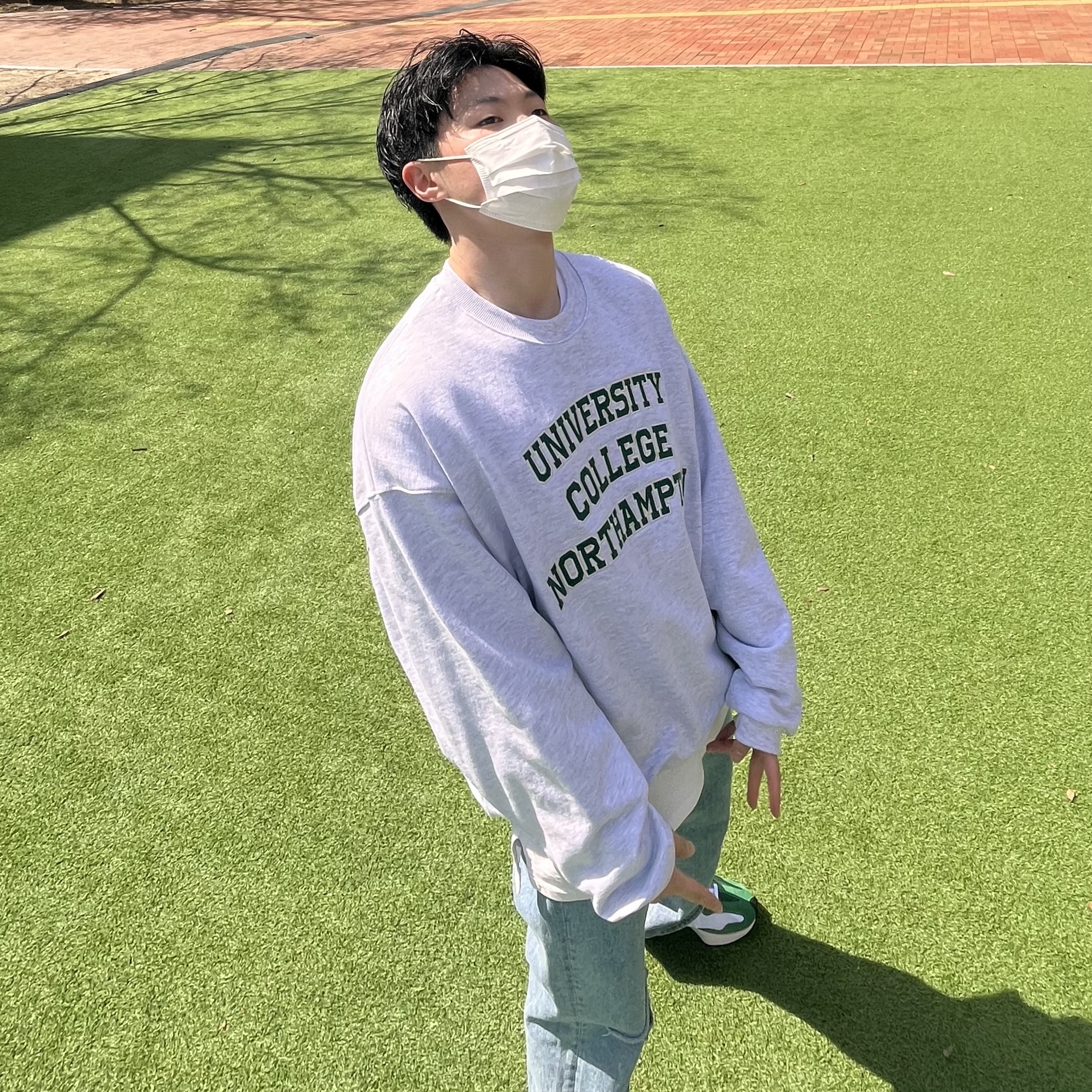 New Balance 327 Varsity Green 착용 스타일 - 1