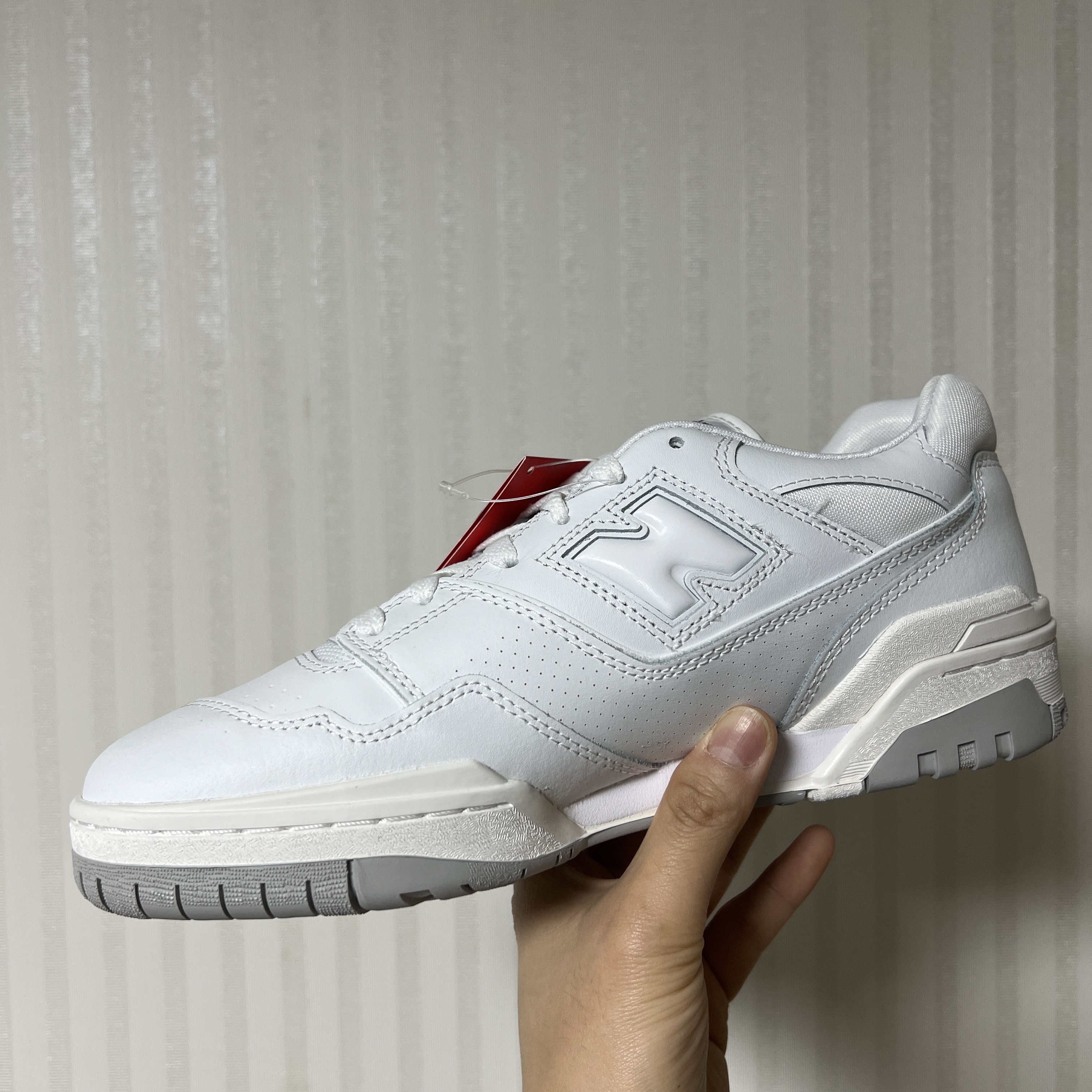 New Balance 550 White - 2E Wide 착용 스타일 - 2