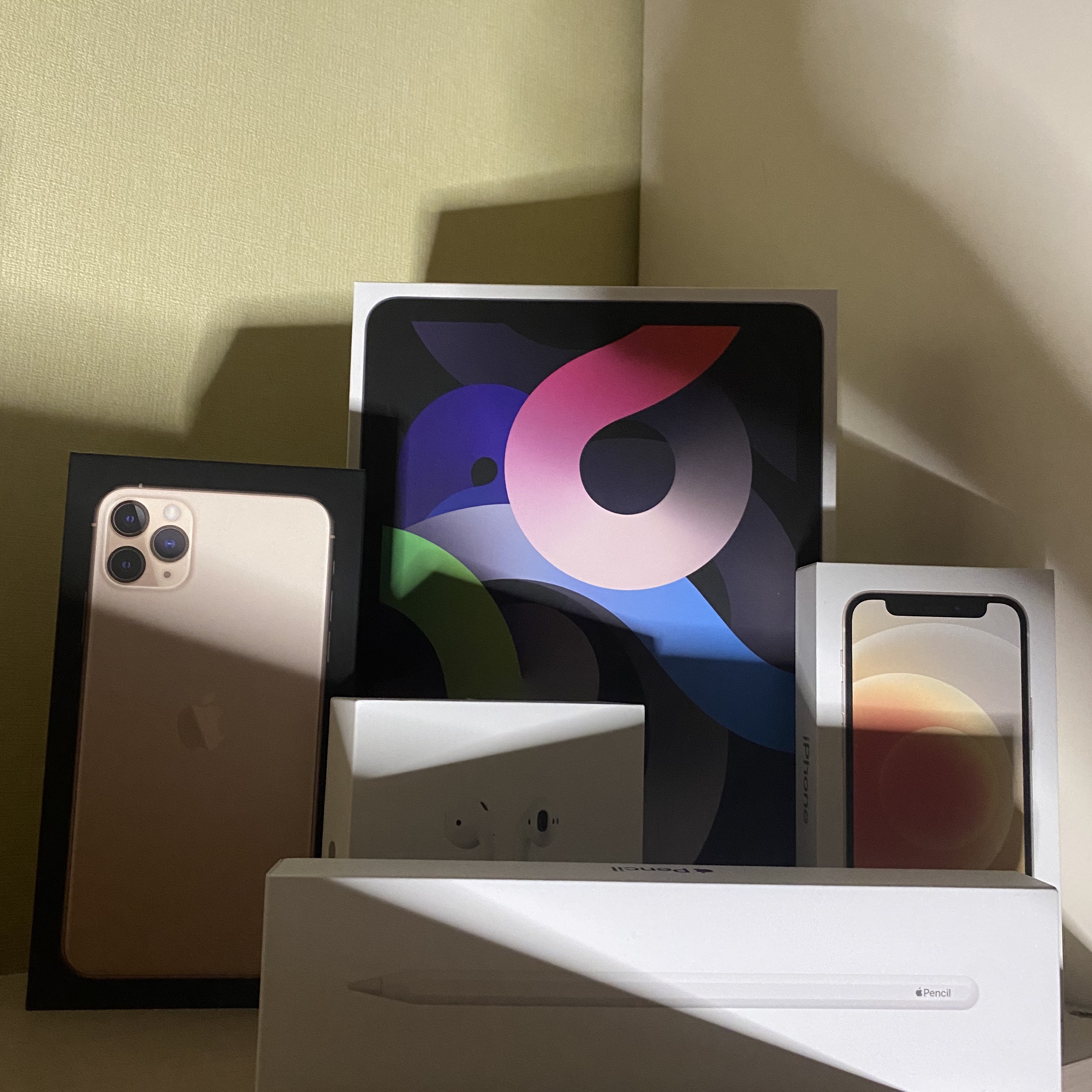 Apple iPad Air 4th Gen Wifi 64GB Space Gray (Korean Ver.), Apple iPad Air 4th Gen Cellular 64GB Space Gray (Korean Ver.) 착용 스타일 - 2