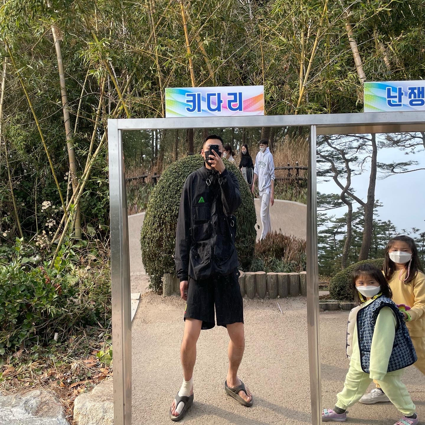 Oofos OOriginal Black 착용 스타일 - 1