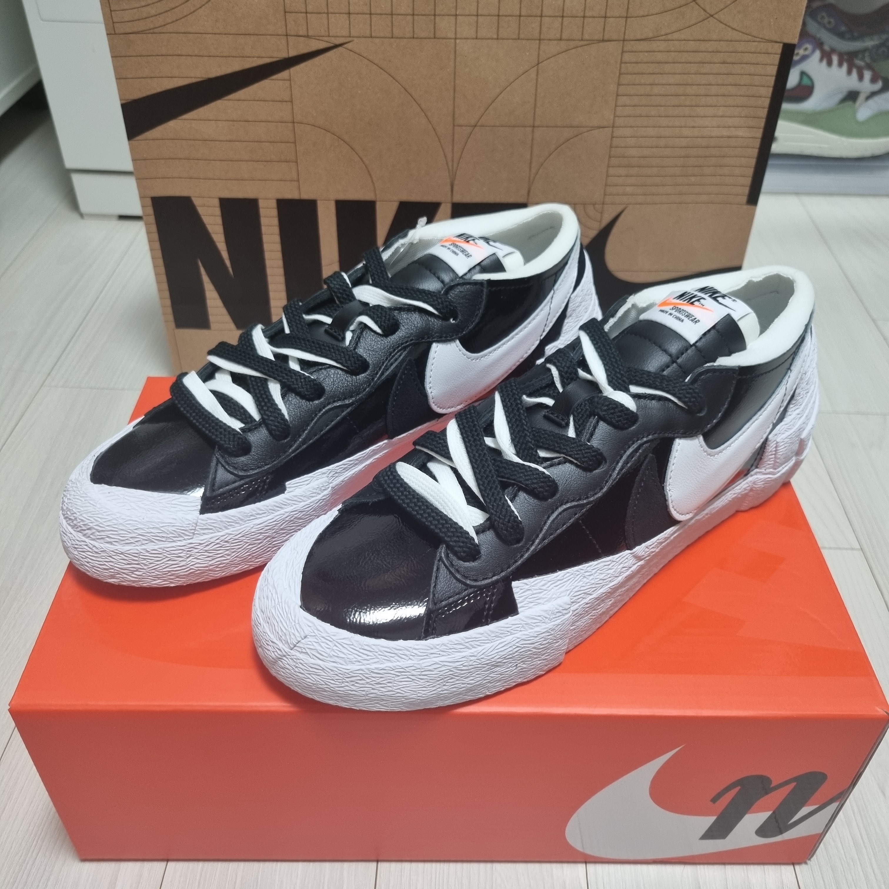 Nike x Sacai Blazer Low Black Patent Leather 착용 스타일