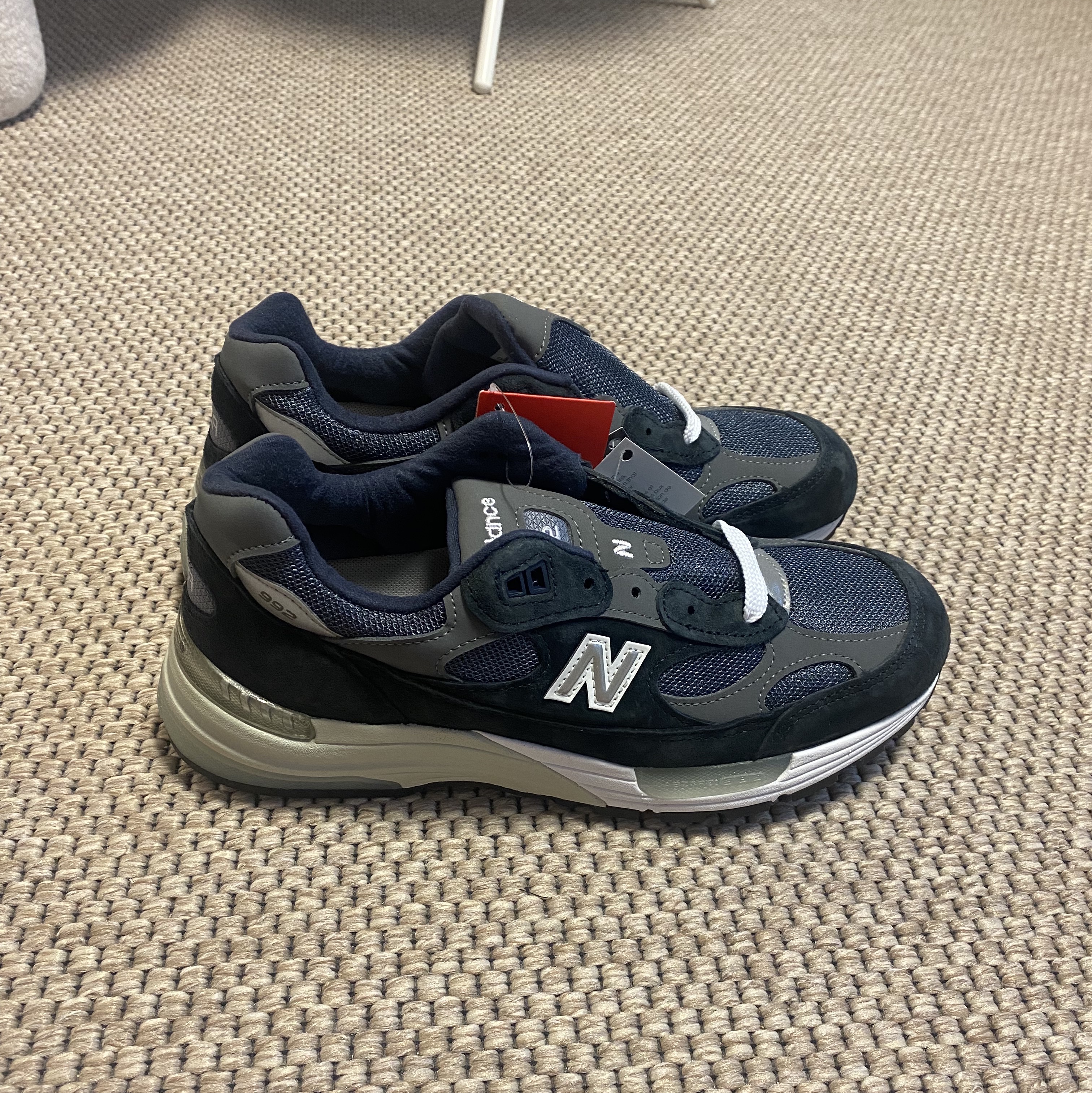 New Balance 992 Made in USA Navy 착용 스타일 - 1