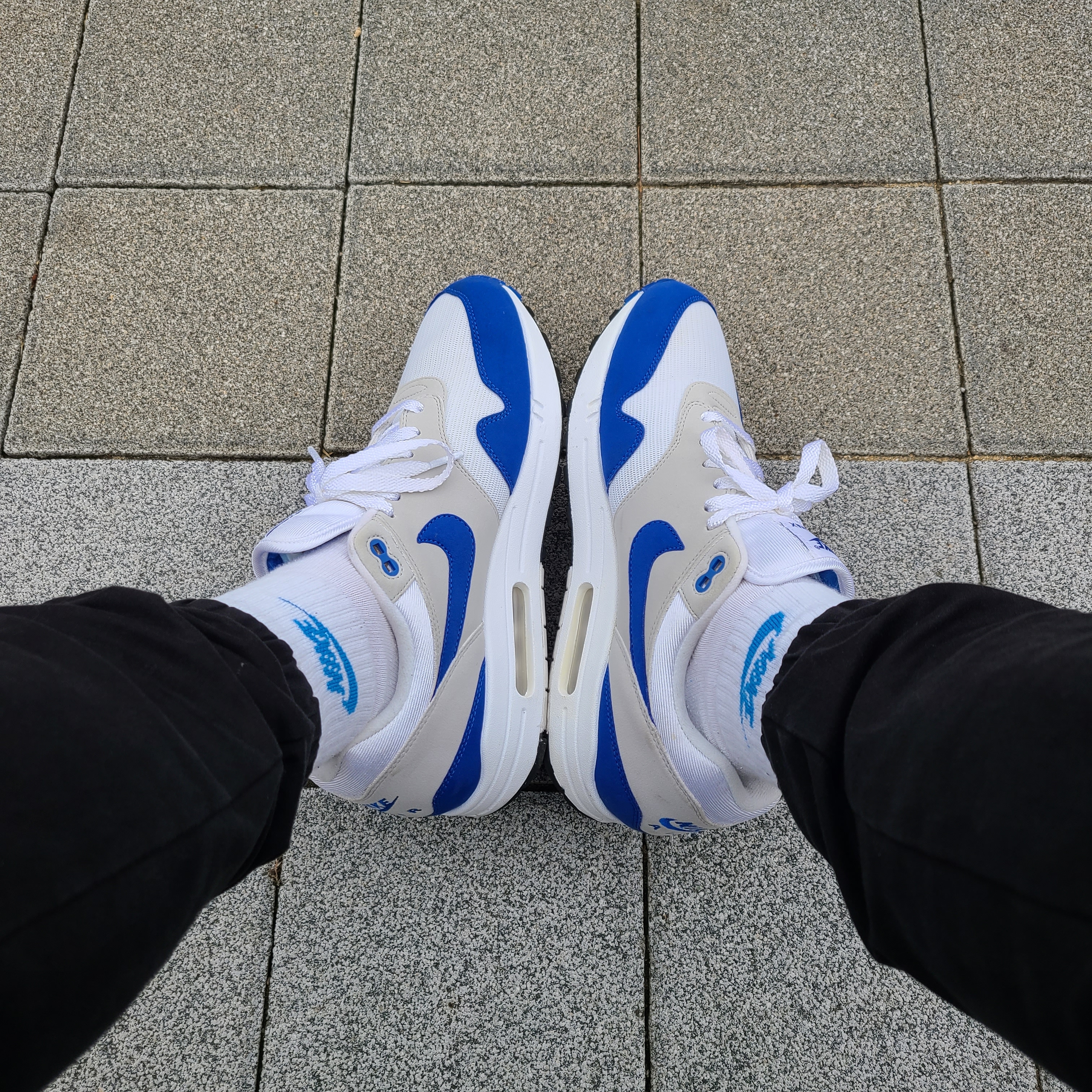 Nike Air Max 1 Anniversary Royal 2017 착용 스타일 - 1