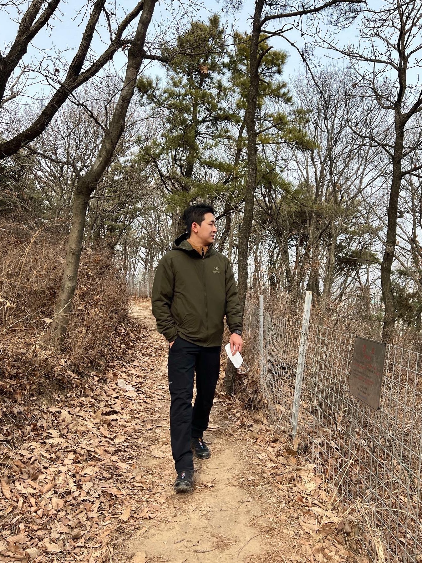 Salomon XT-6 ADV Black, Arc'teryx Atom LT Hoody Anecdote 착용 스타일
