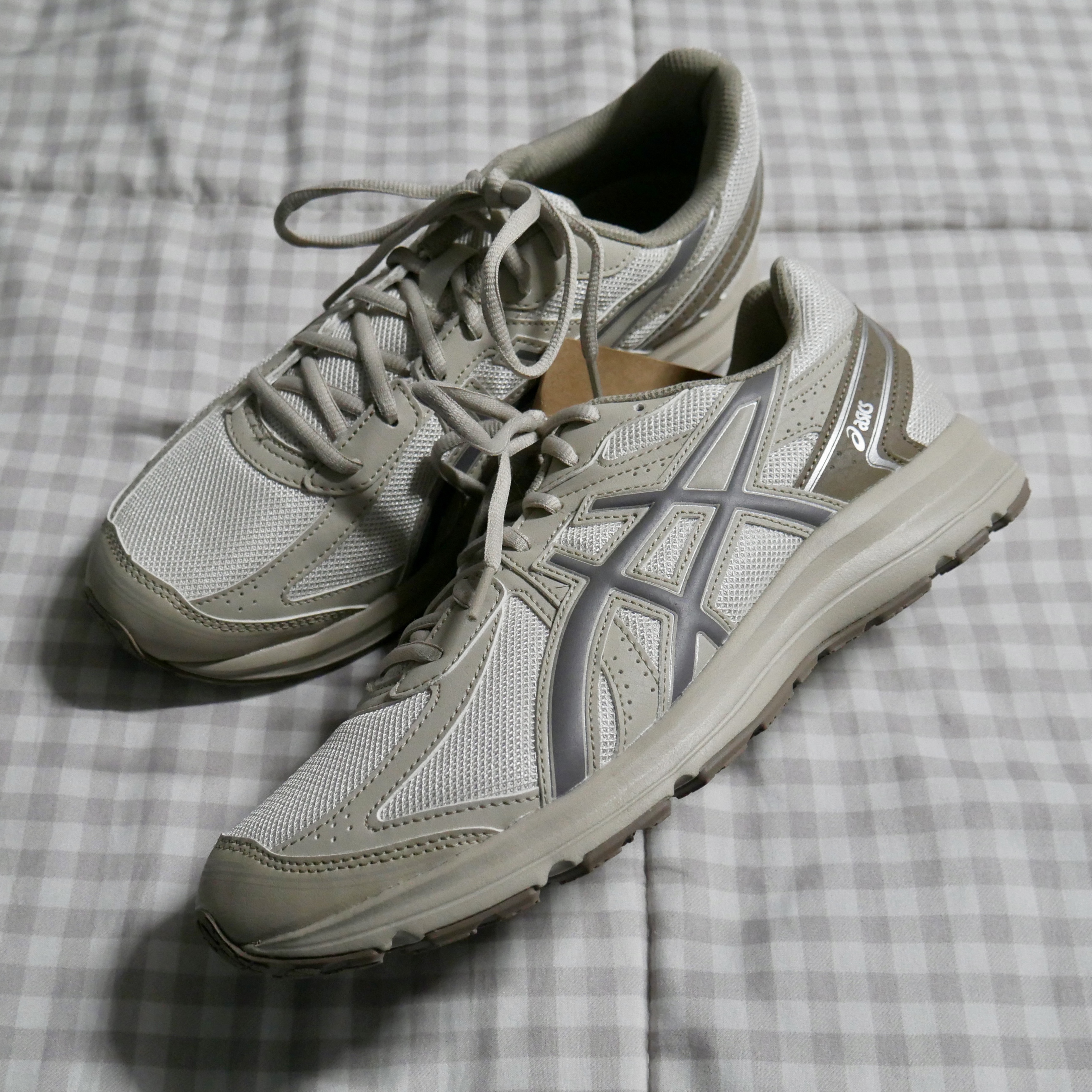 Asics Jog 100 S SMU Light Grey - 2E Wide 착용 스타일 - 1