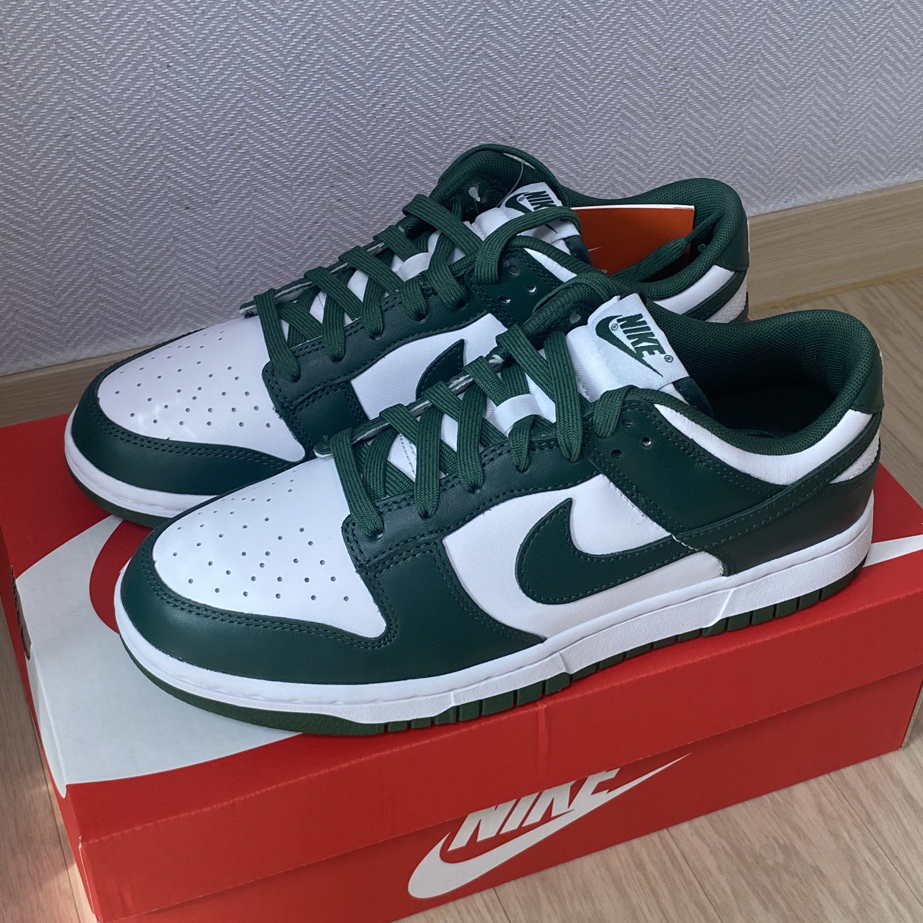 Nike Dunk Low Retro Varsity Green 착용 스타일 - 1