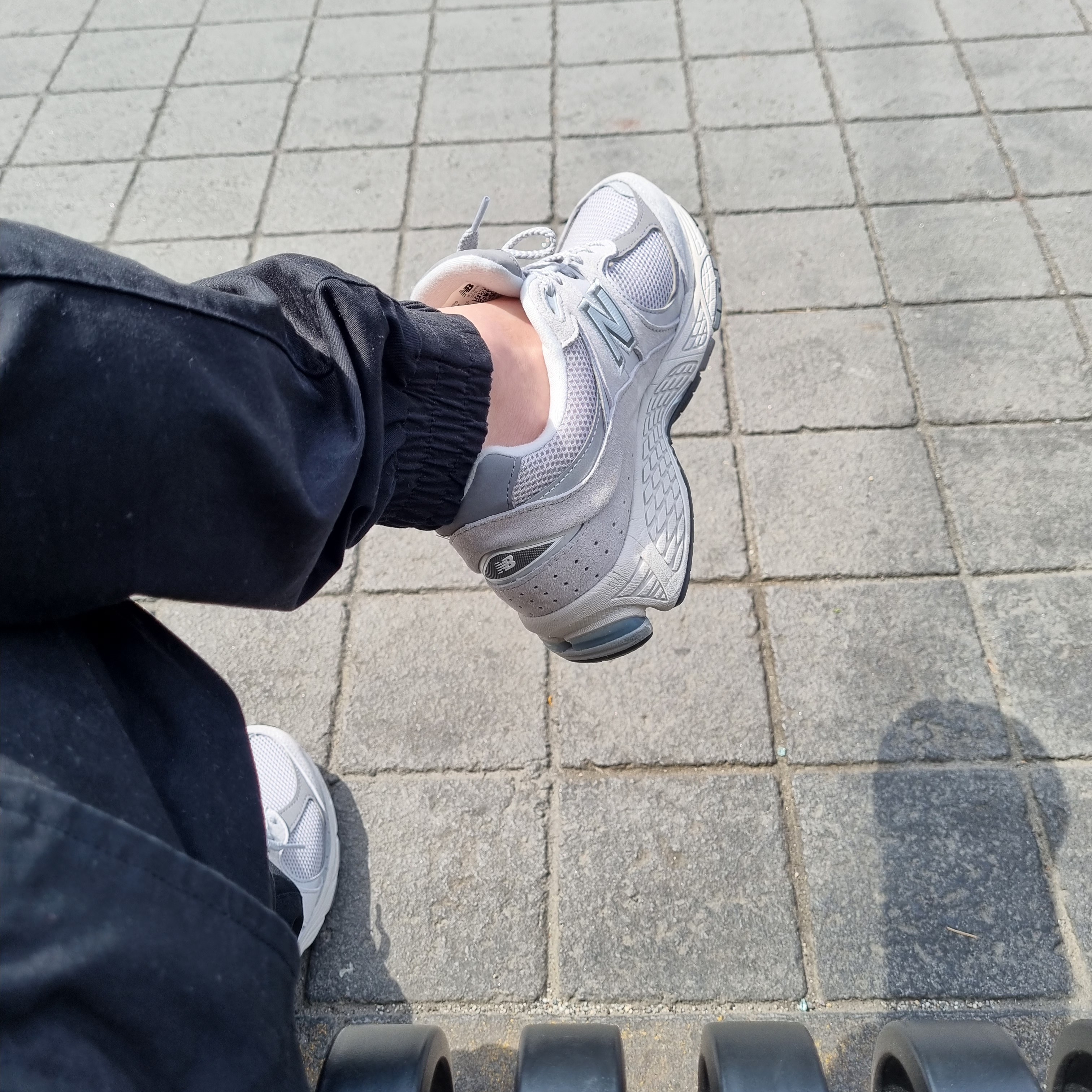 New Balance 2002R T2 Gray, Stone Island 113WN T.CO+OLD Overshirt Black - 21FW 착용 스타일