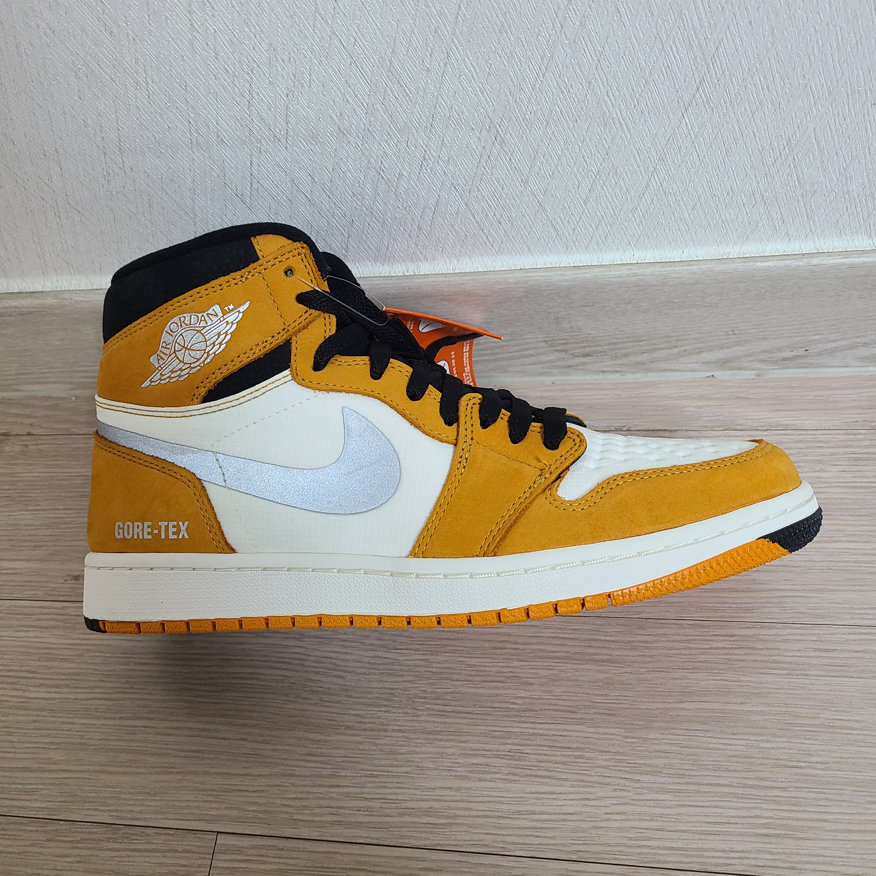 Jordan 1 Element Gore-Tex Light Curry 착용 스타일 - 2
