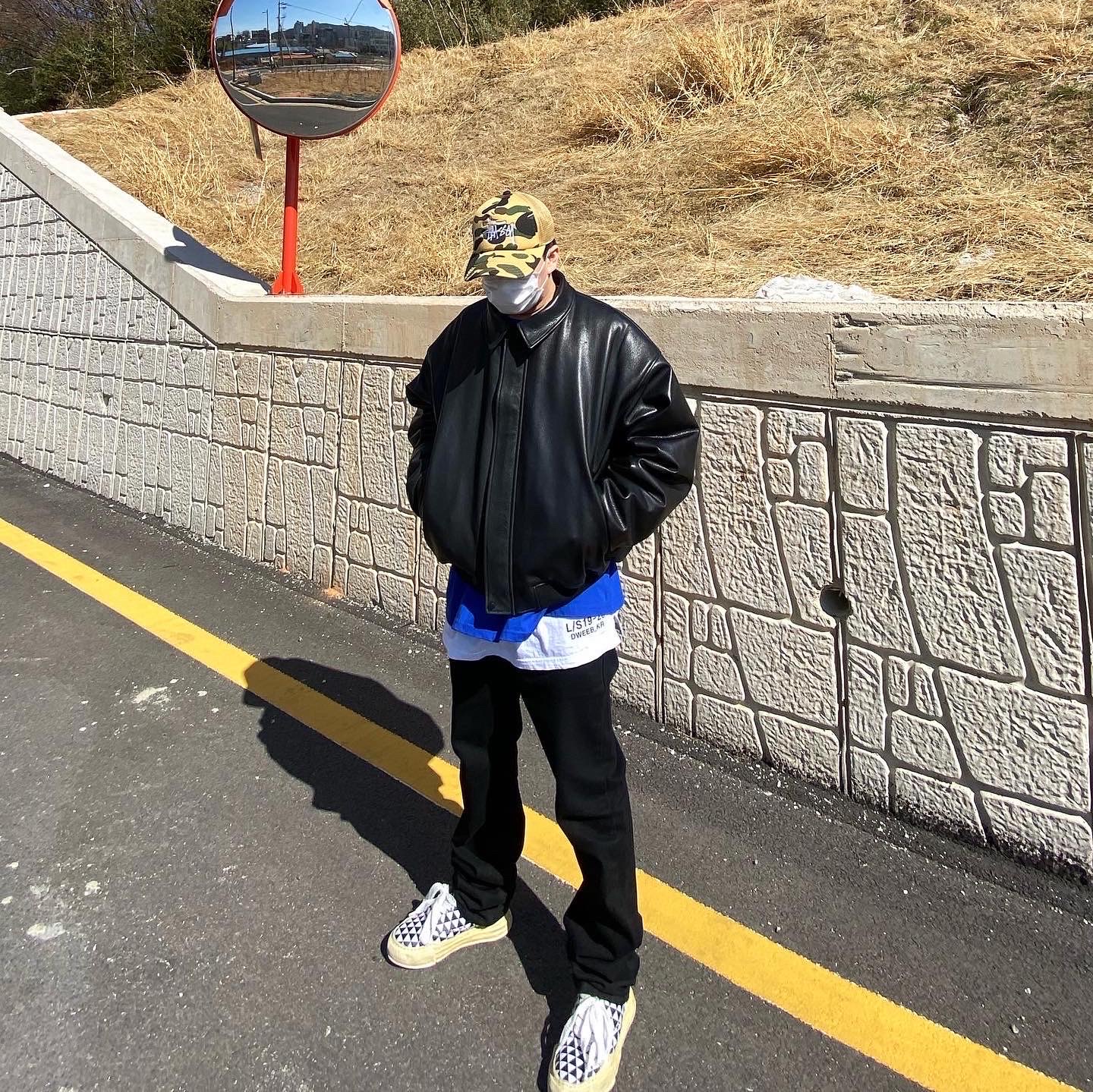 Maison Mihara Yasuhiro Baker OD OG Sole Print Canvas Low-top Sneakers Black, Stussy x BAPE Trucker Cap Yellow 착용 스타일